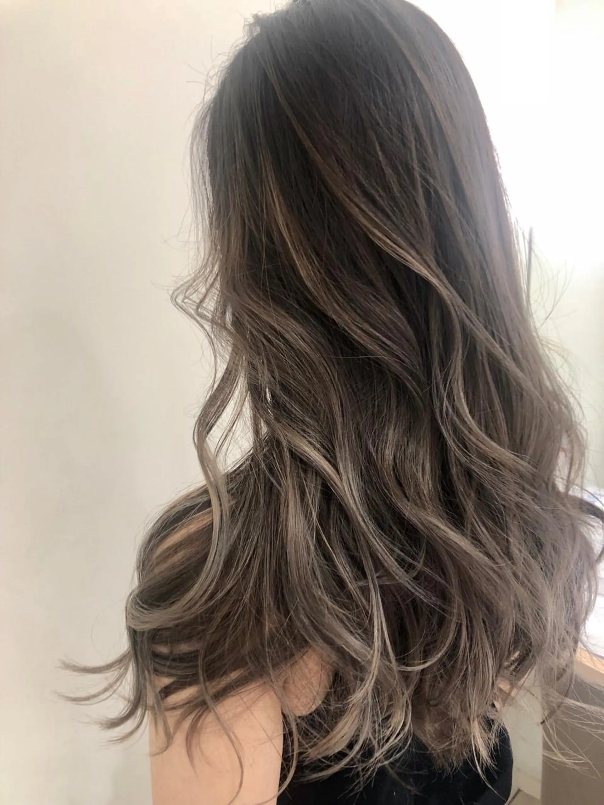 ロング ハイライト レイヤーカット カット ヘアカラー marju銀座 マージュギンザのヘアスタイル