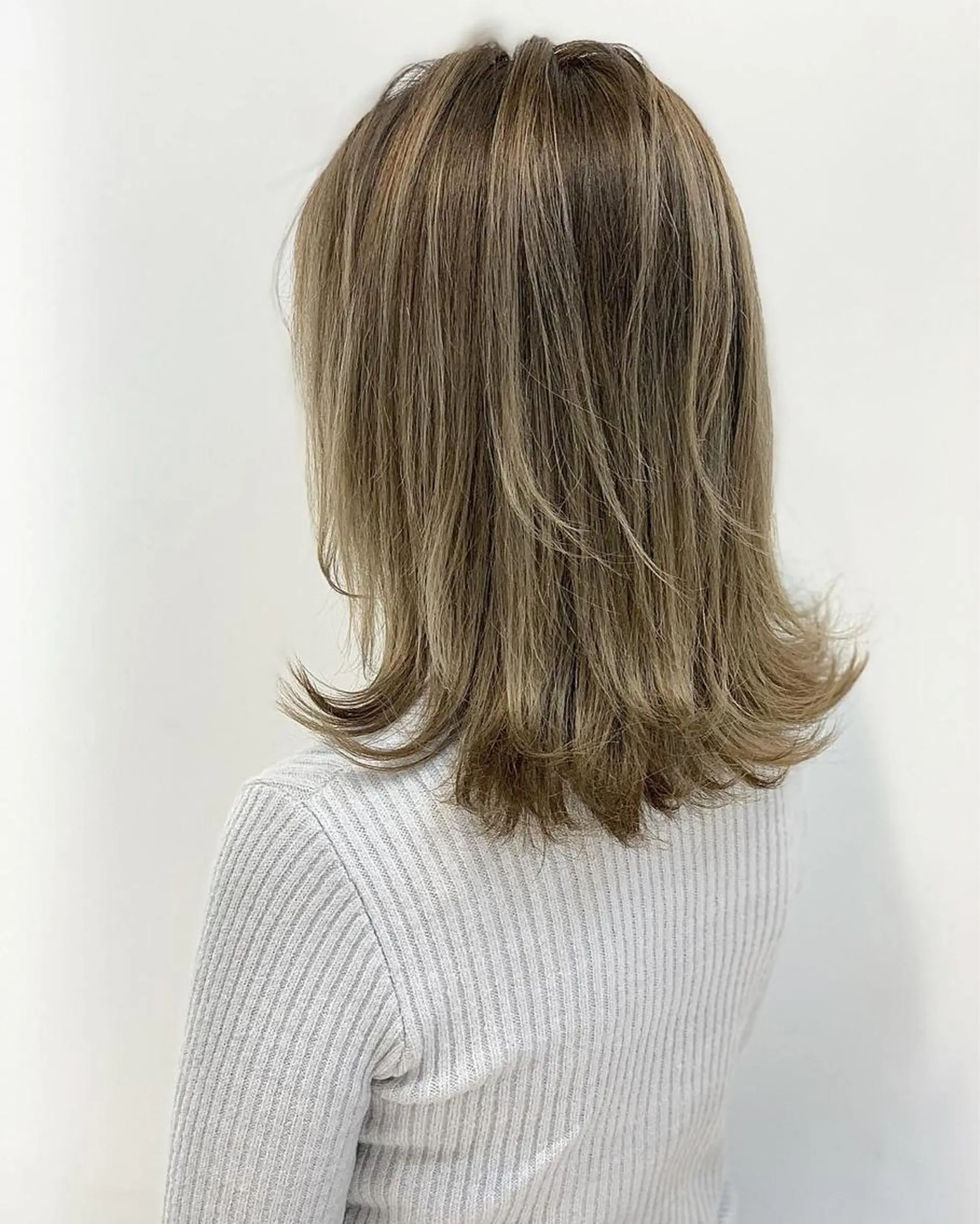 ミディアム カラー ベージュカラー ミルクティーベージュ カット ヘアカラー grow【グロウ】恵比寿所属・奥野 貴史  代表のヘアスタイル