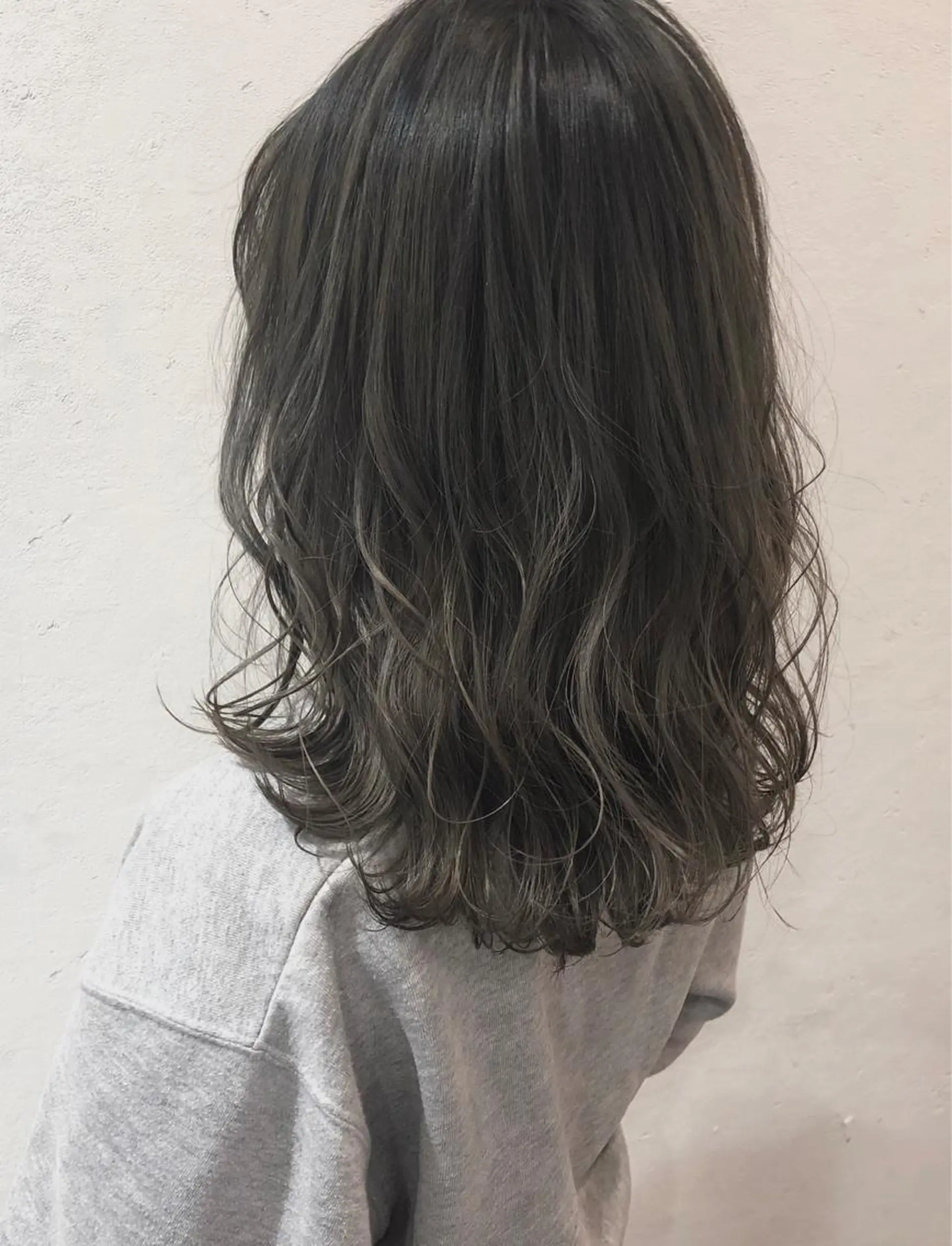 セミロング カラー カット ヘアカラー トリートメント 青山 早希🐾のヘアスタイル