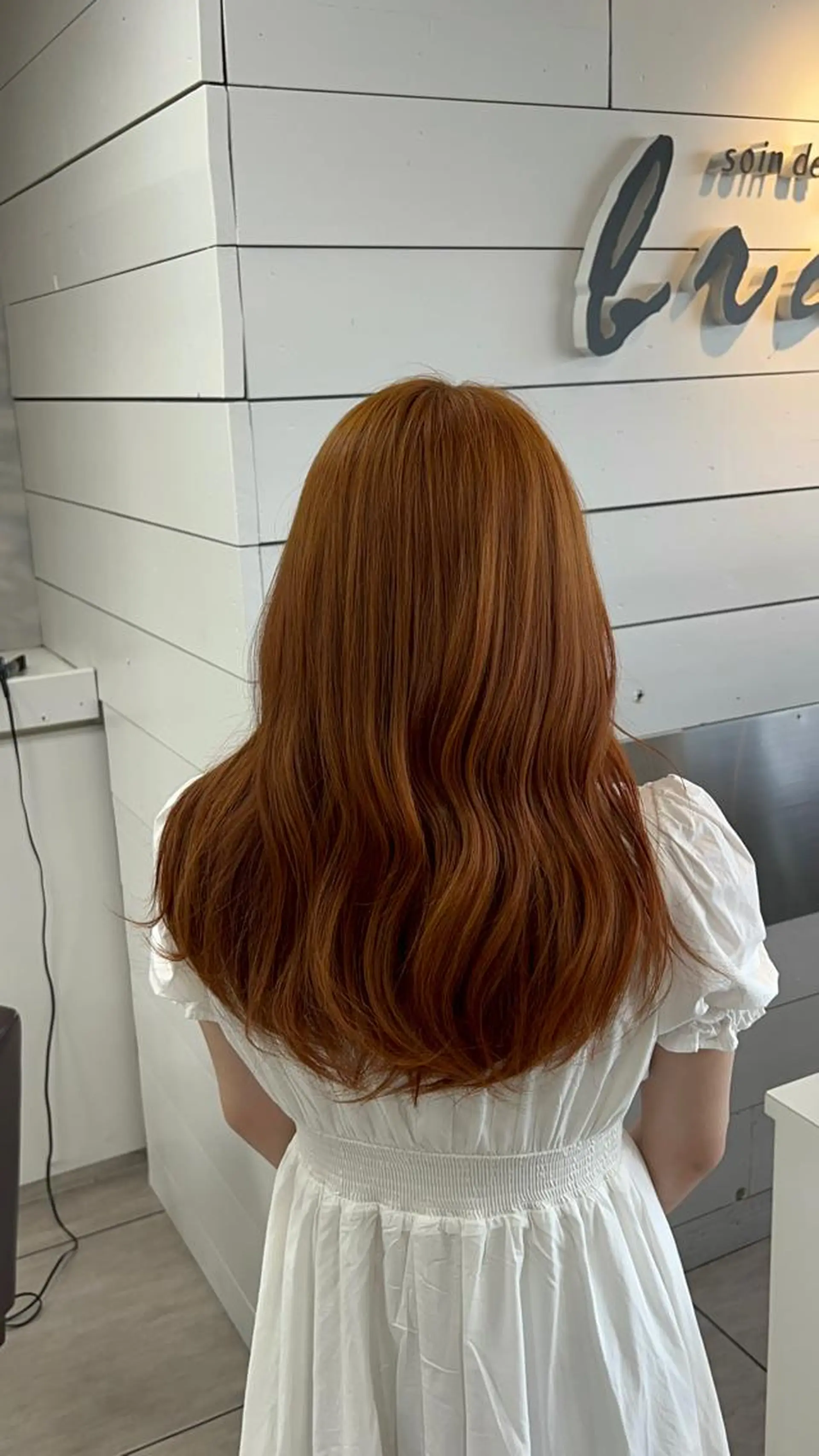セミロング カラー ヘアアレンジ ブリーチ ブラウンカラー ダブルカラー ブリーチなしカラー オレンジ ヘアカラー トリートメント ヘッドスパ インナー×縮毛矯正 ピンクカラー澤井里菜のヘアスタイル