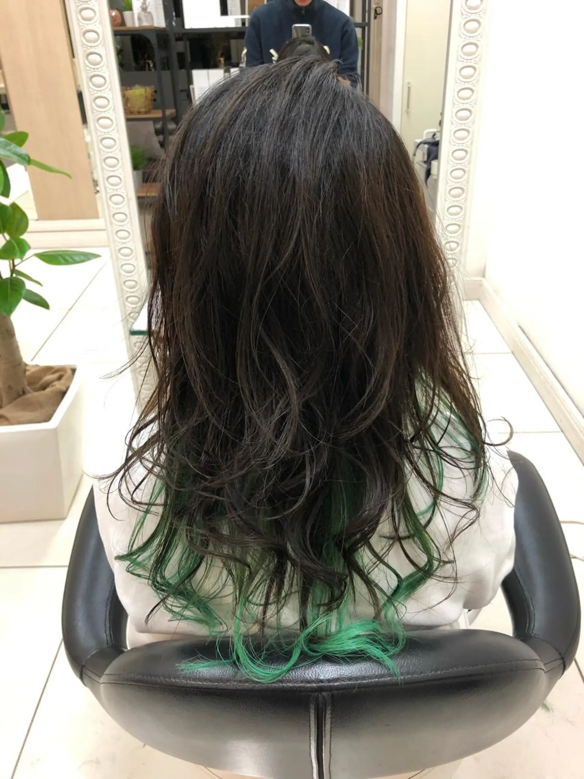 ロング カラー 渕向 克海のヘアスタイル