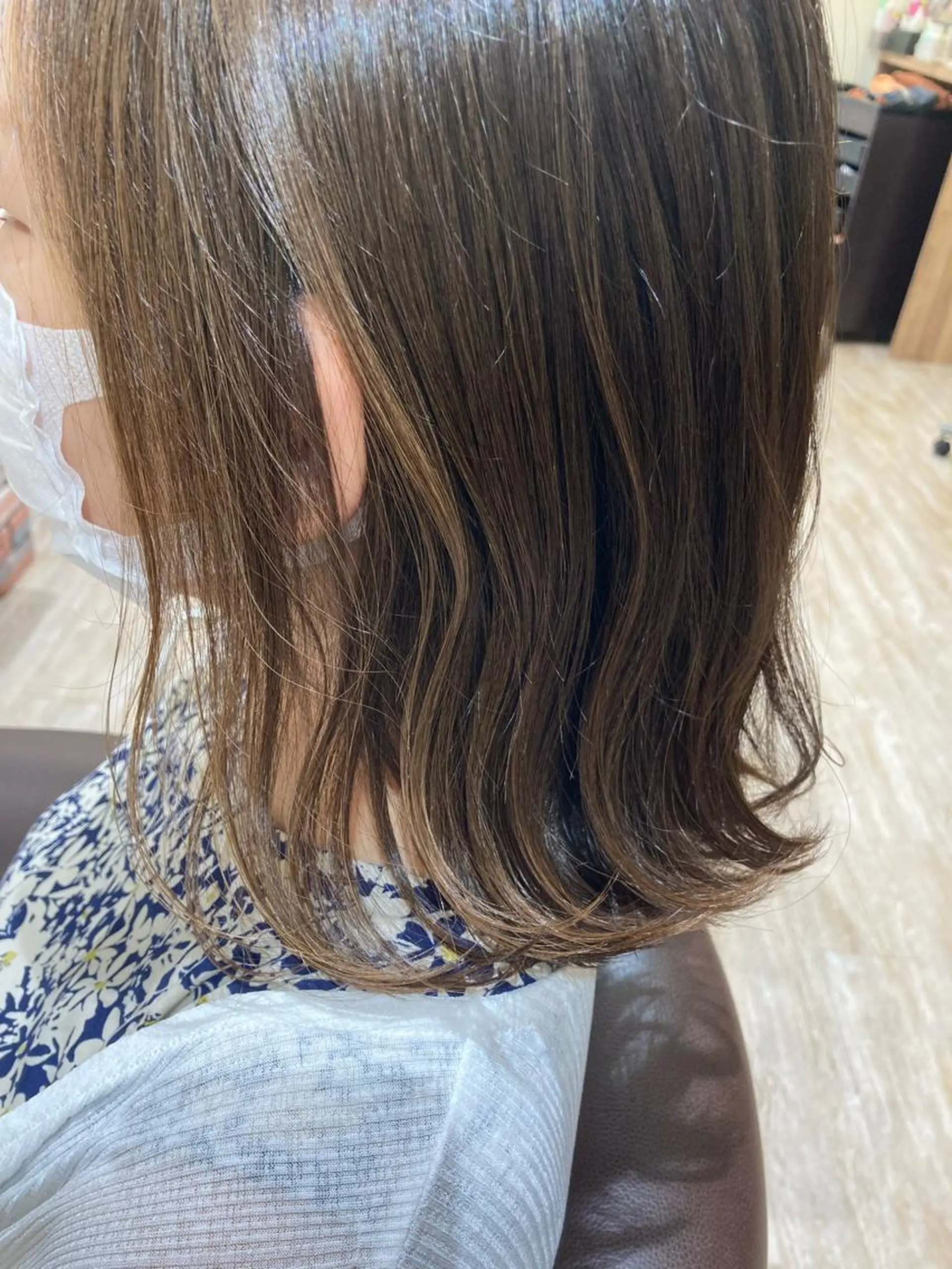 セミロング トリートメント 佐藤 睦月のヘアスタイル