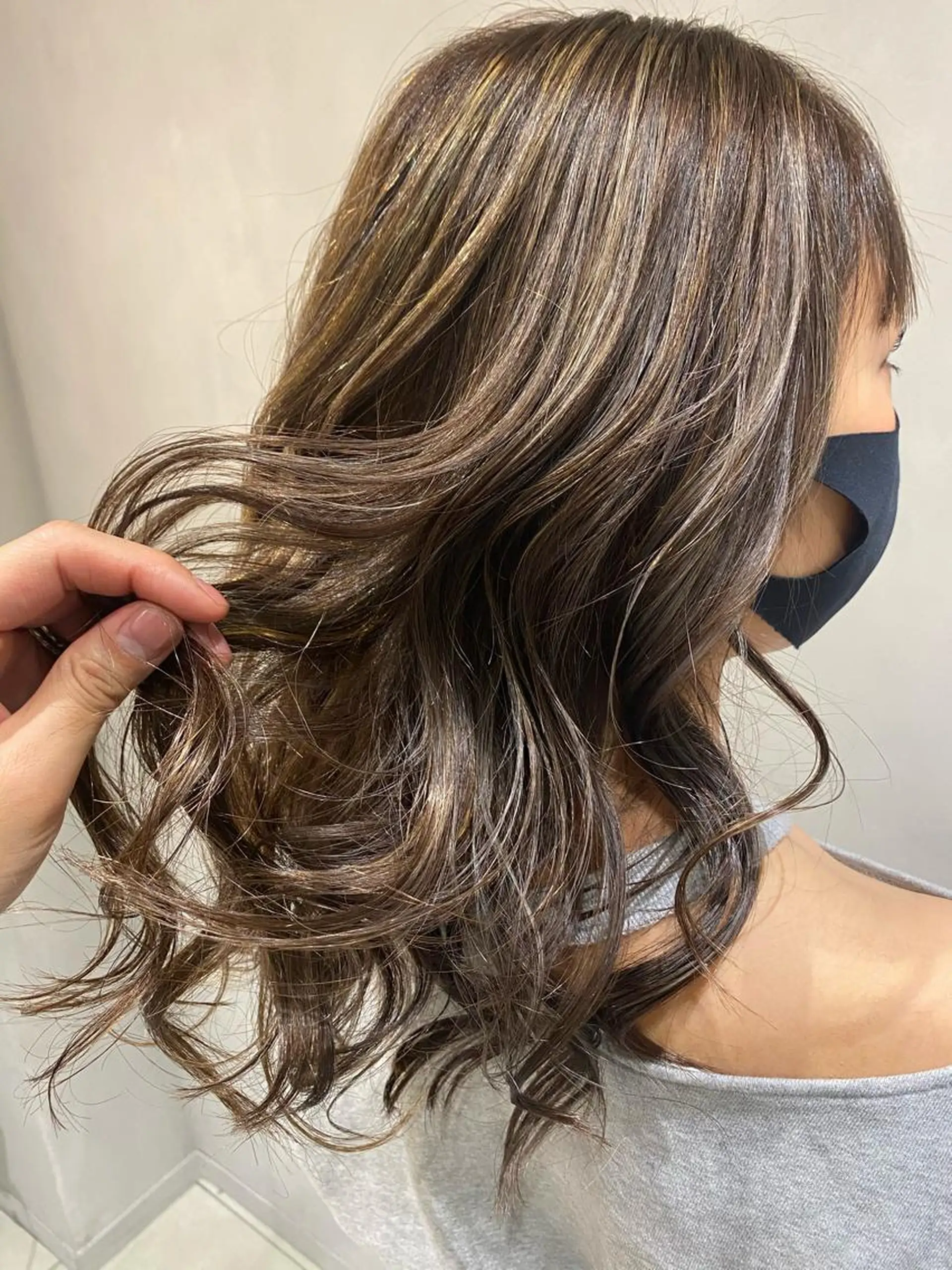 セミロング カラー ヘアアレンジ グレージュ ハイライトカラー ハイライト カット ヘアカラー 渡辺　亮/ ハイライト/髪質改善のヘアスタイル