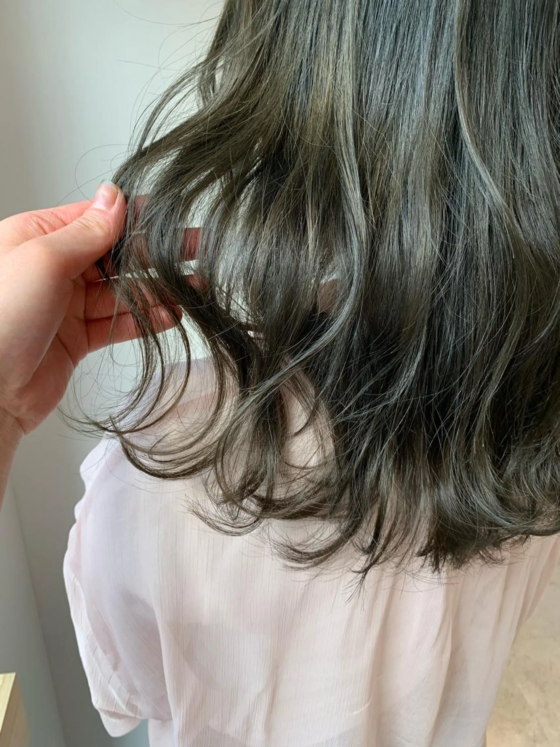 ミディアム カラー ヘアカラー トリートメント SALOWIN浦和店所属・1日5名限定美容師 miwaのヘアスタイル