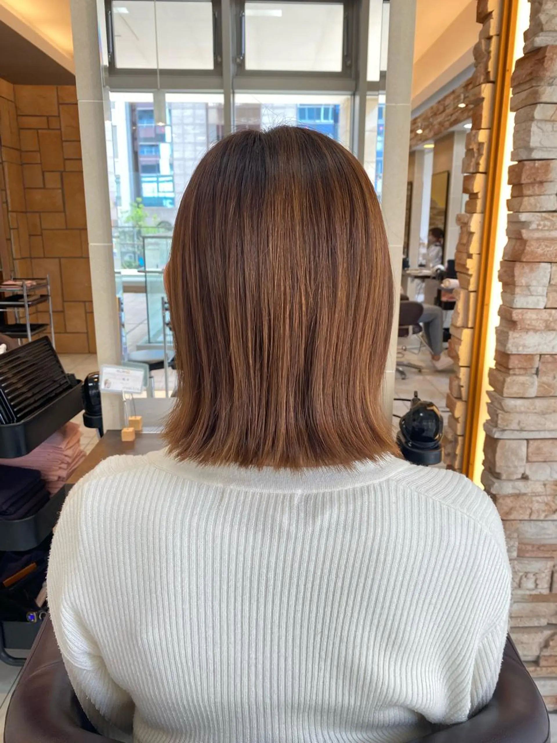 ミディアム ボブ 外ハネヘア 🐰ツヤ感カラー🐰 ななこのヘアスタイル