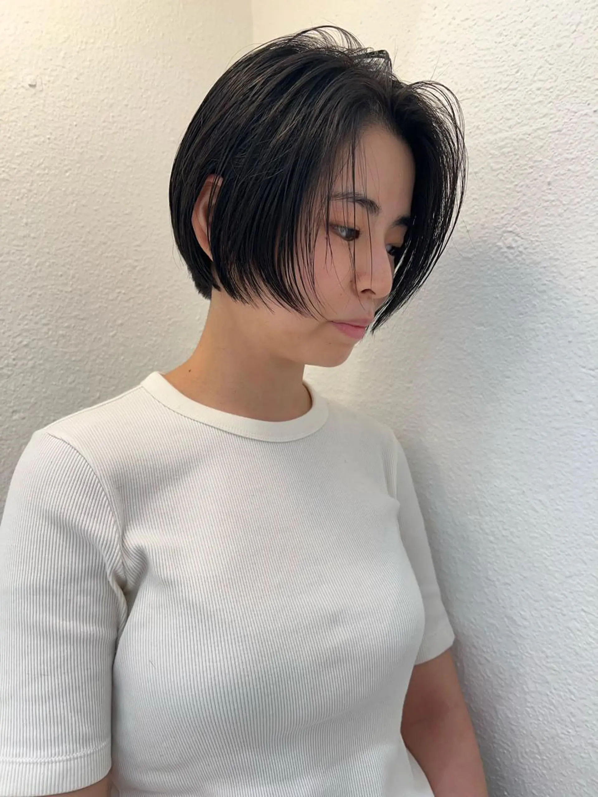 ショート ブリーチカラー🎀 寺門美優のヘアスタイル