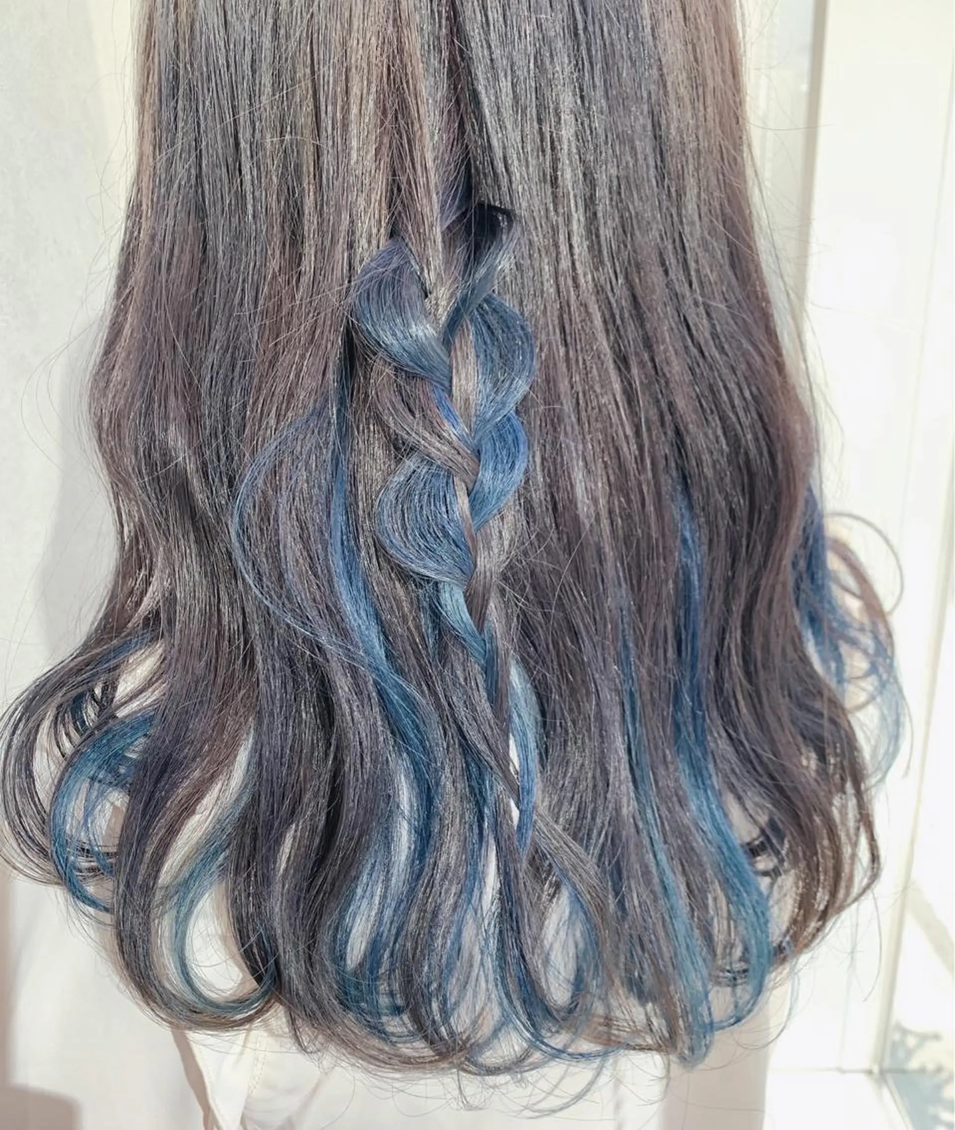 セミロング カラー ヘアアレンジ ブルーカラー カット ヘアカラー トリートメント 晴レ所属・🍑アヤ🫧髪質改善 ダブルカラー🍑のマツエク・マツパデザイン