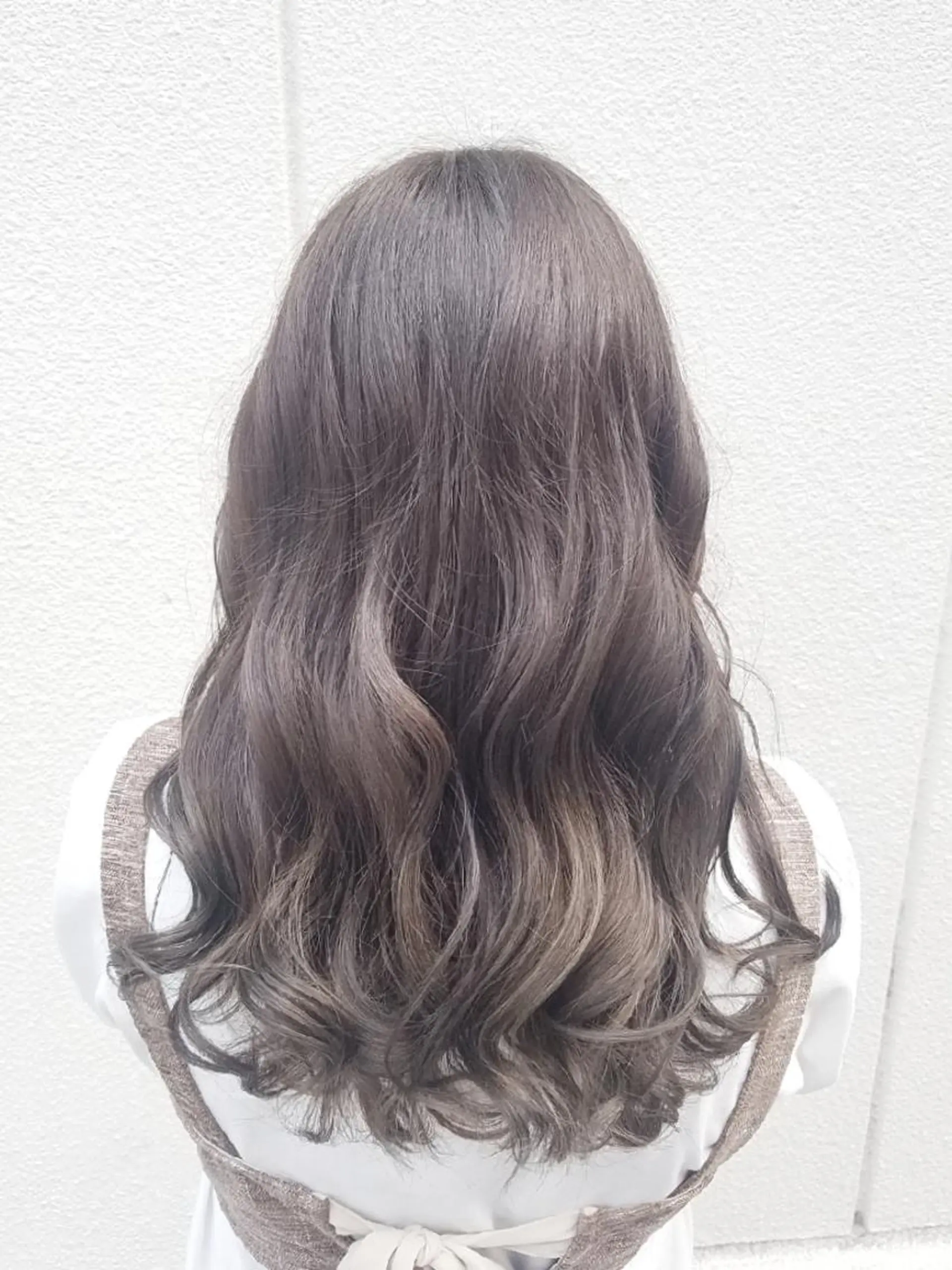 カラー セミロング ベージュカラー ミルクティーベージュ N+所属・三上 晃一のヘアスタイル