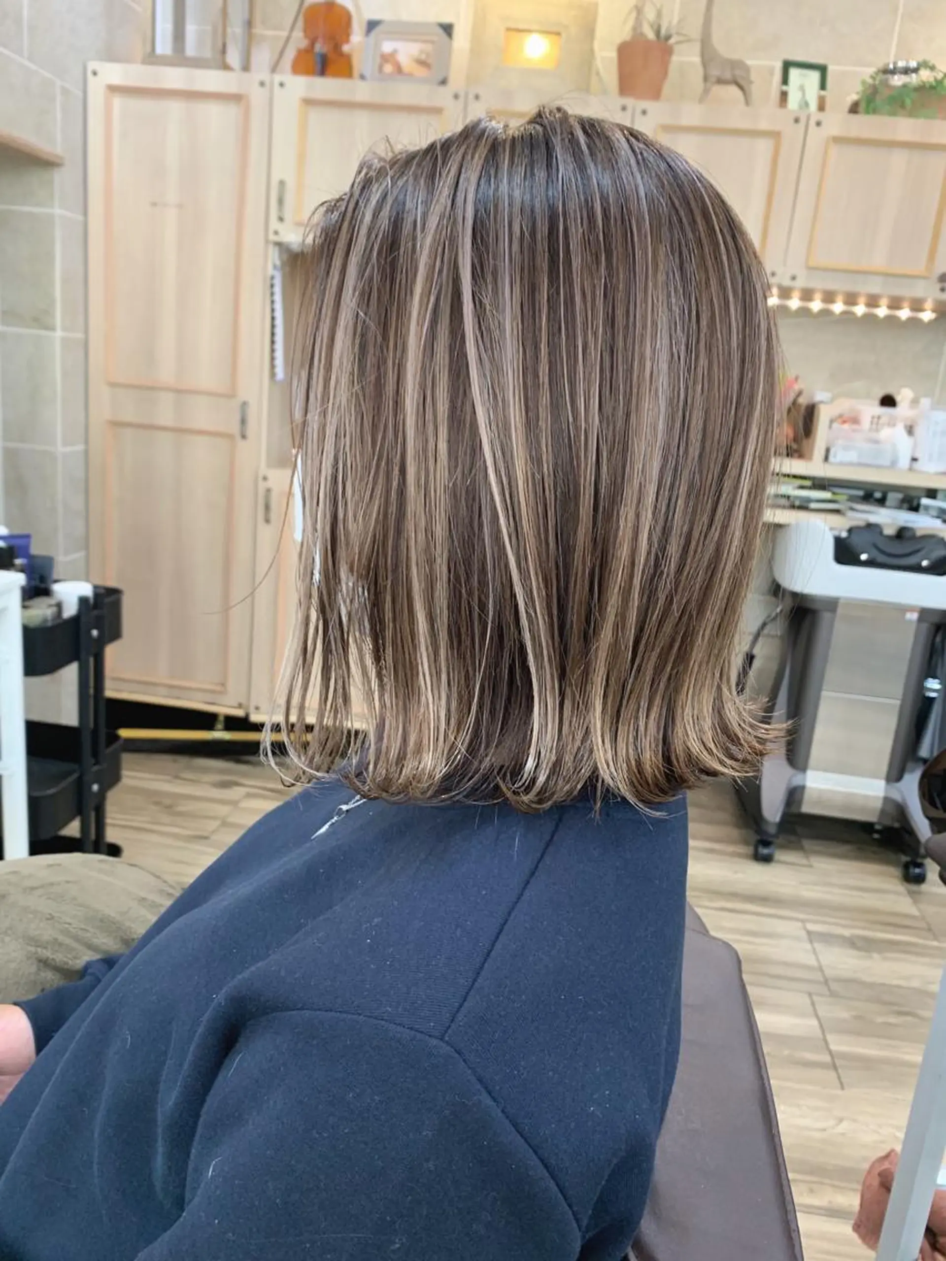 ミディアム ハイライト ヘアカラー トリートメント 平尾 拓也のヘアスタイル
