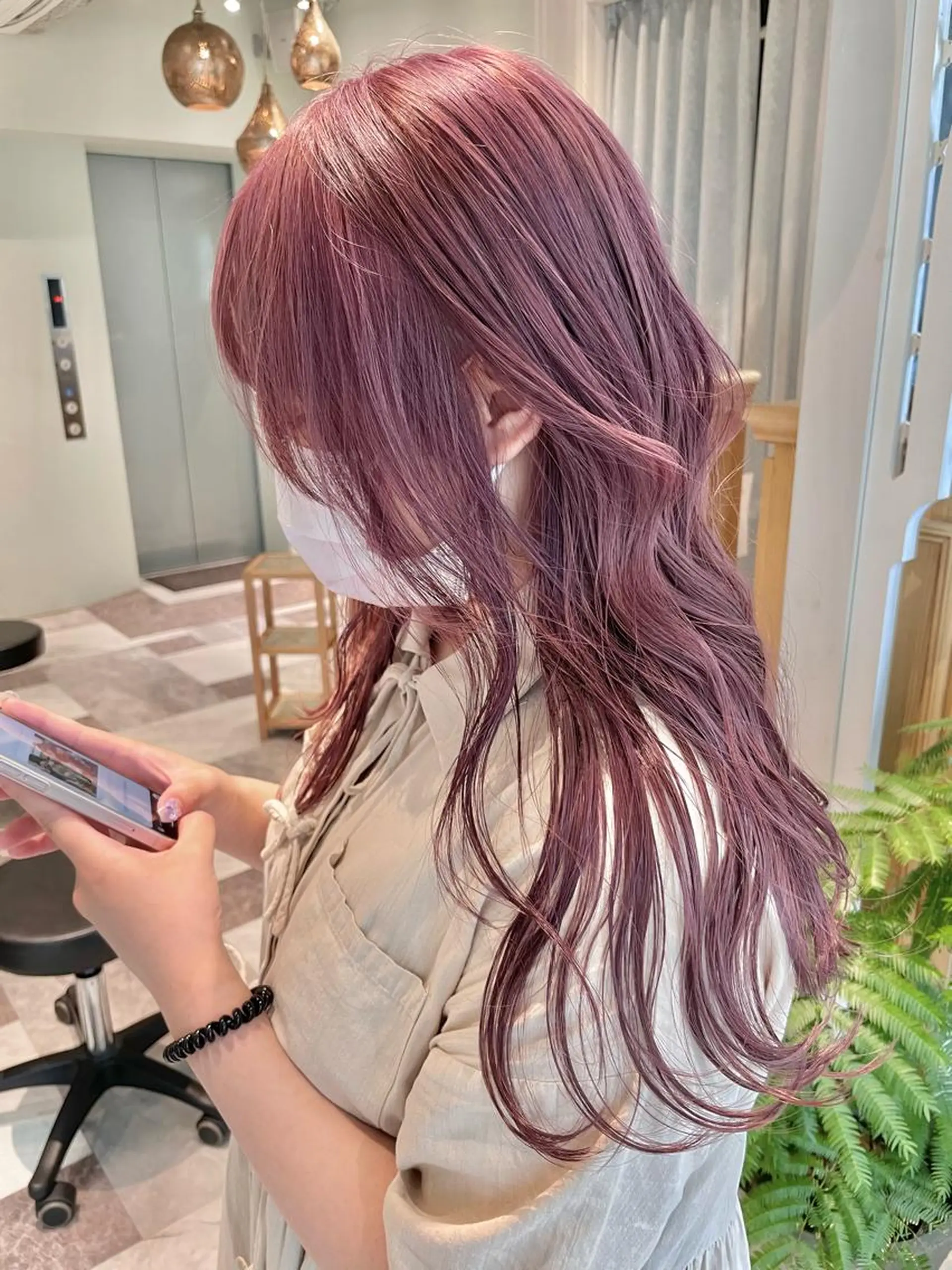 ロング カラー バレイヤージュ ブリーチ ケアブリーチ ダブルカラー グラデーションカラー ミルクティー 特化🌈渡辺隼也のヘアスタイル