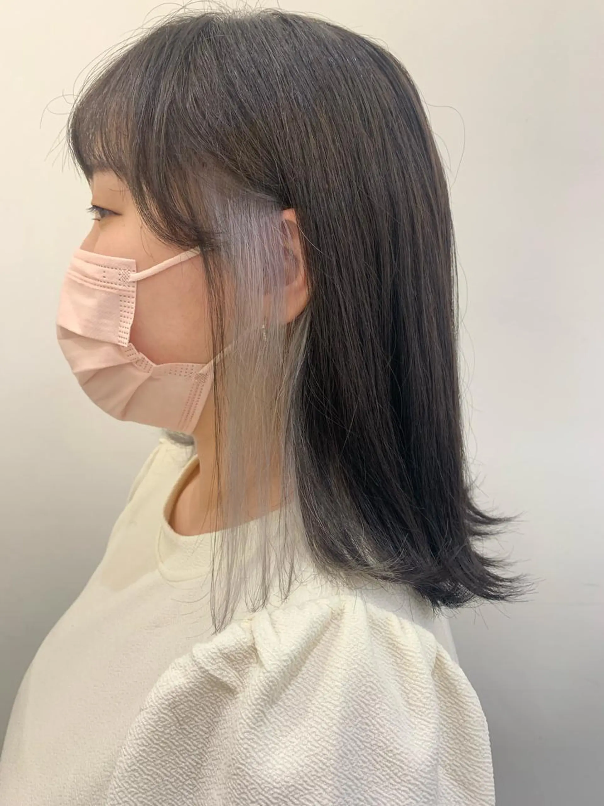 カラー ブリーチ イヤリングカラー ヘアカラー さとう あやかのヘアスタイル