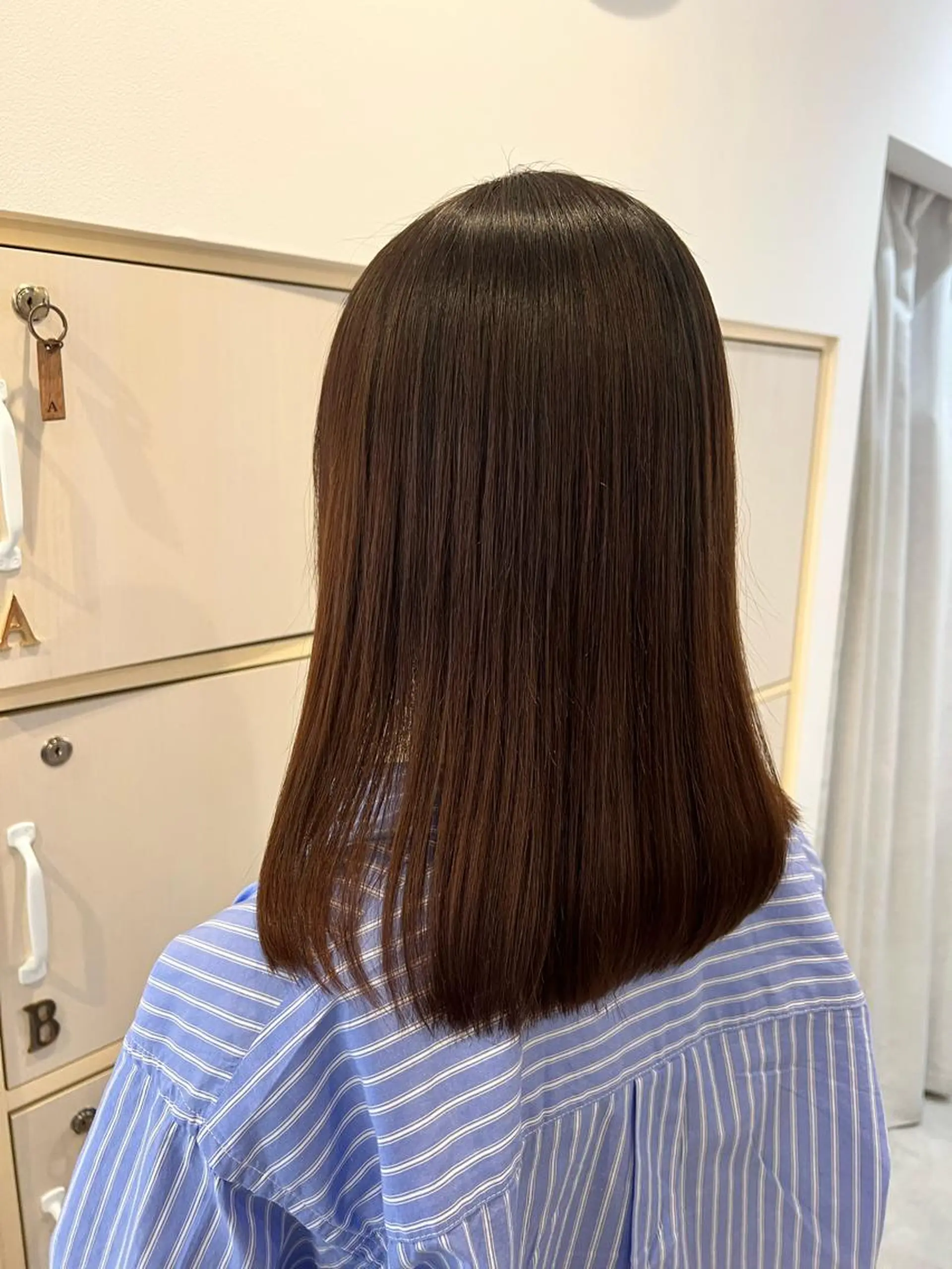 ミディアム カット 縮毛矯正 トリートメント 淺井 捺央のヘアスタイル