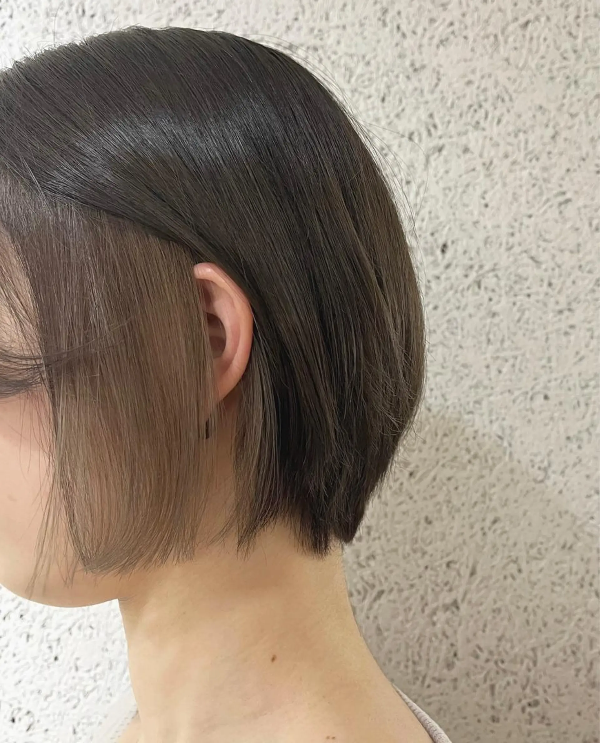 ショート カラー アディクシーカラー ベージュカラー ブリーチ ケアブリーチ ダブルカラー ヘアカラー 藤澤 夏実/インナーカラーのヘアスタイル