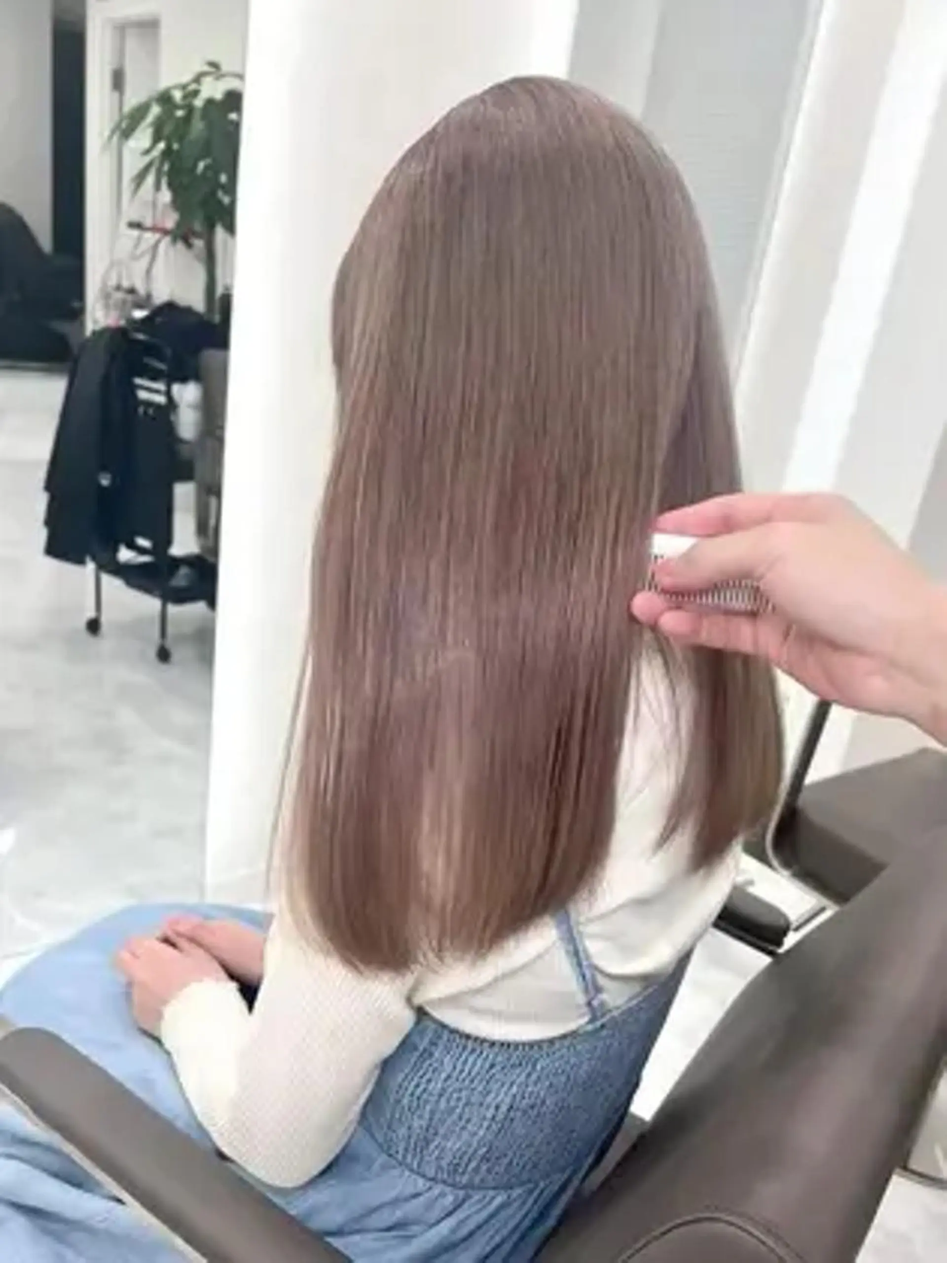 ロング カラー アディクシーカラー アッシュ バレイヤージュ ベージュカラー ブルーカラー 女性専用サロン梅田 髪質改善カラーakiのヘアスタイル