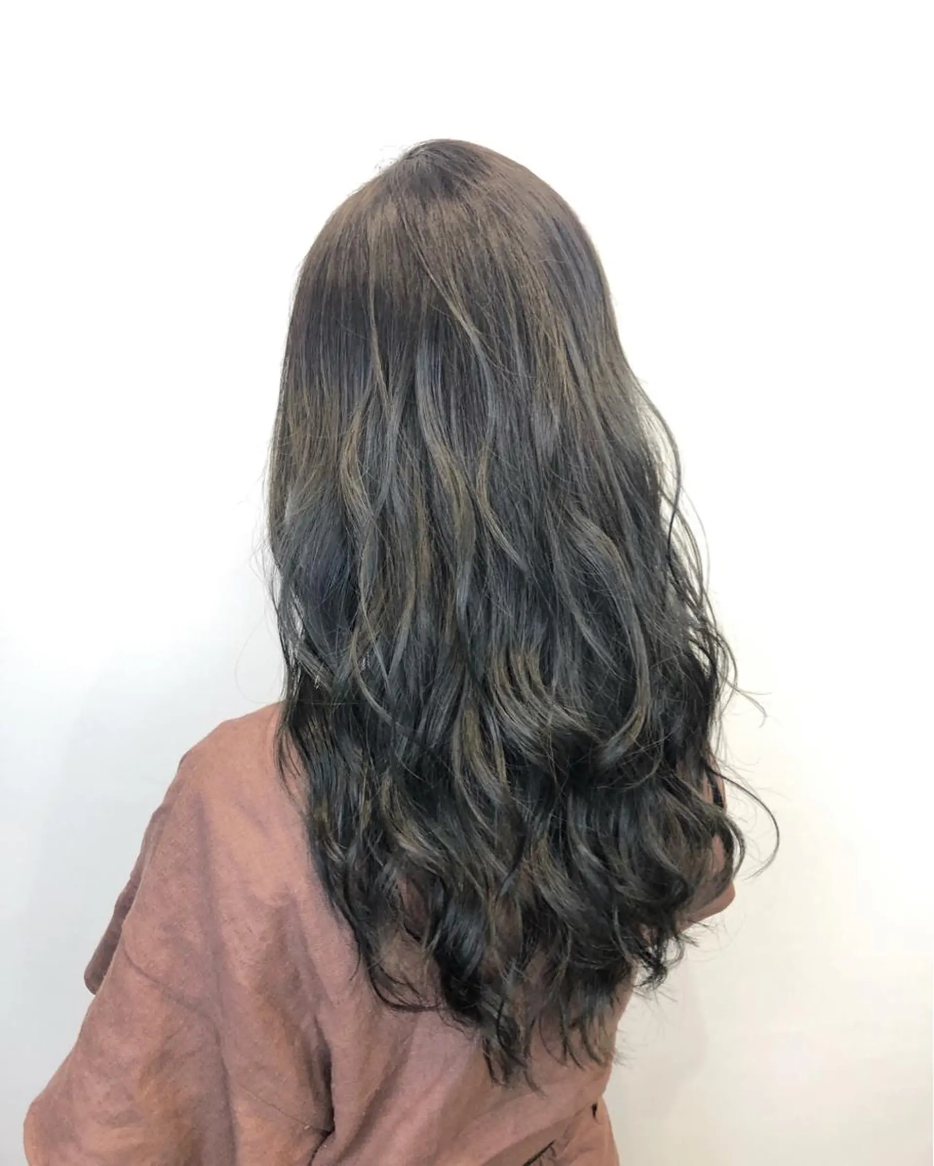 ロング カラー 石毛 ひかるのヘアスタイル