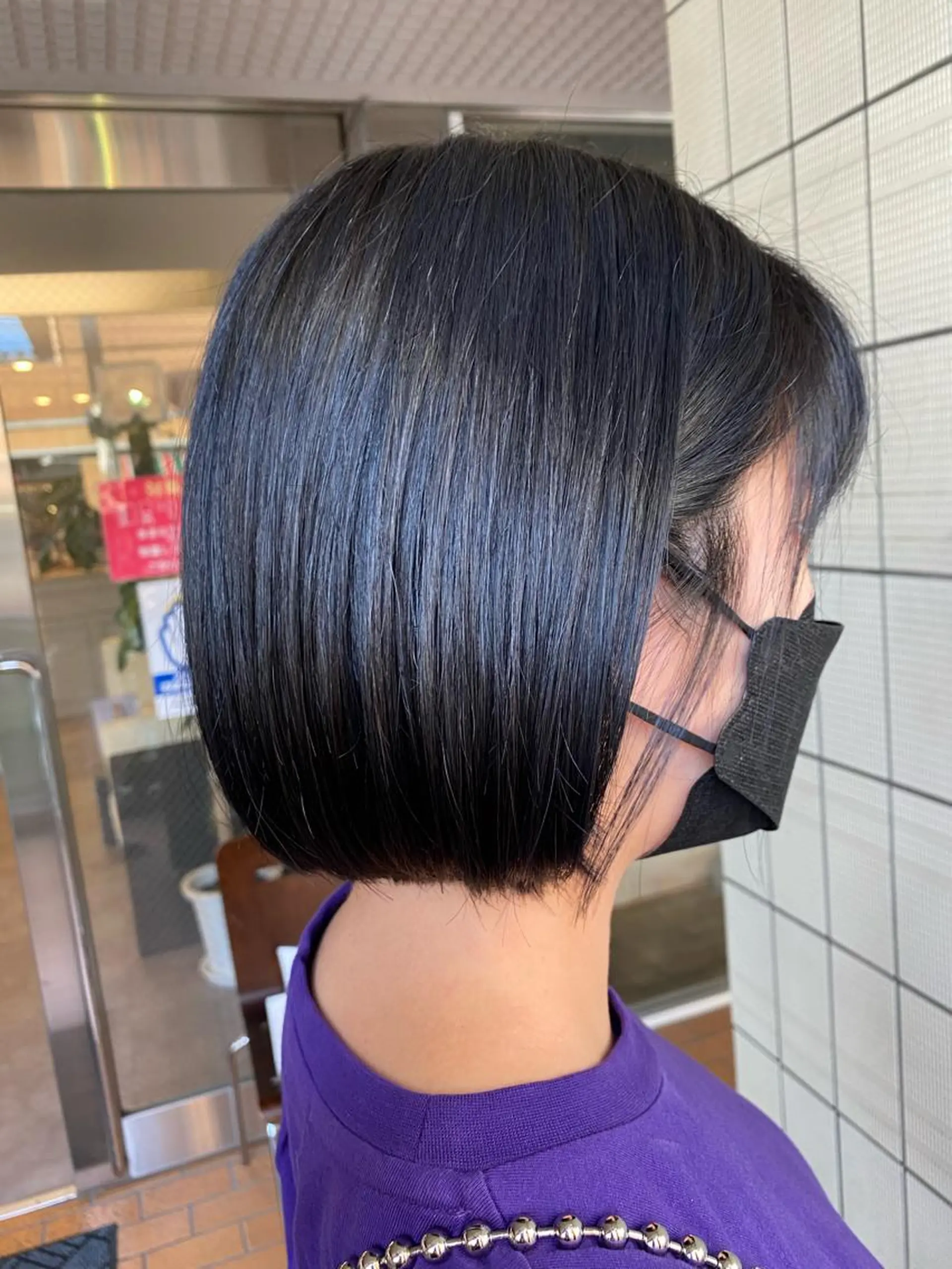 ショート カラー 黒髪 ブルーカラー ブルーブラック ボブ ヘアカラー ELLE&SALLY 石野のヘアスタイル