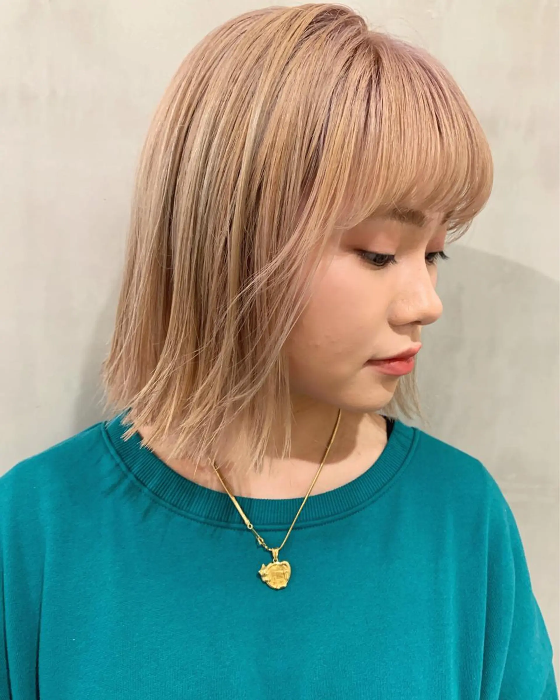 ミディアム カラー カット ヘアカラー トリートメント 優 作のヘアスタイル