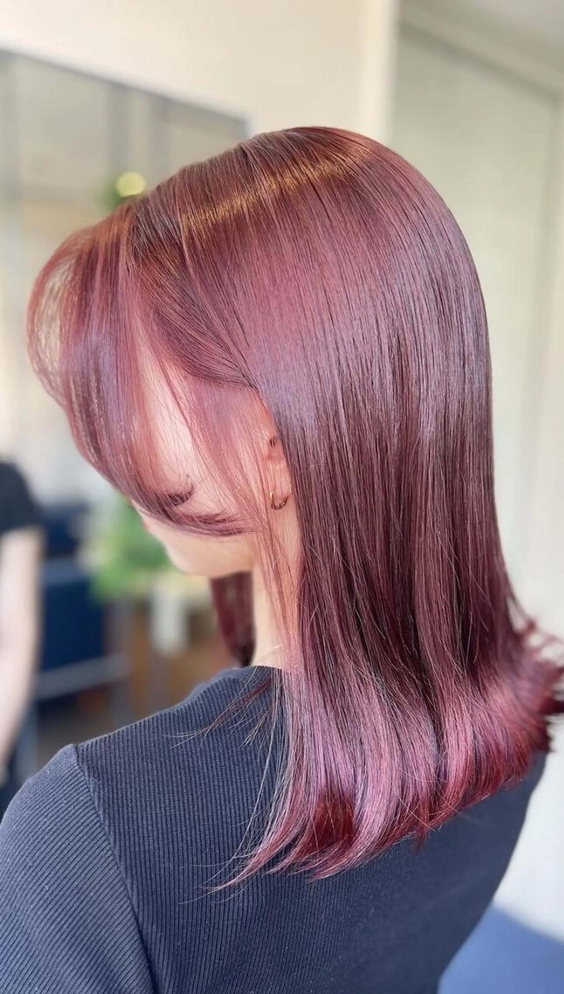 ミディアム カット ヘアカラー Hanna by W_SALONのヘアスタイル