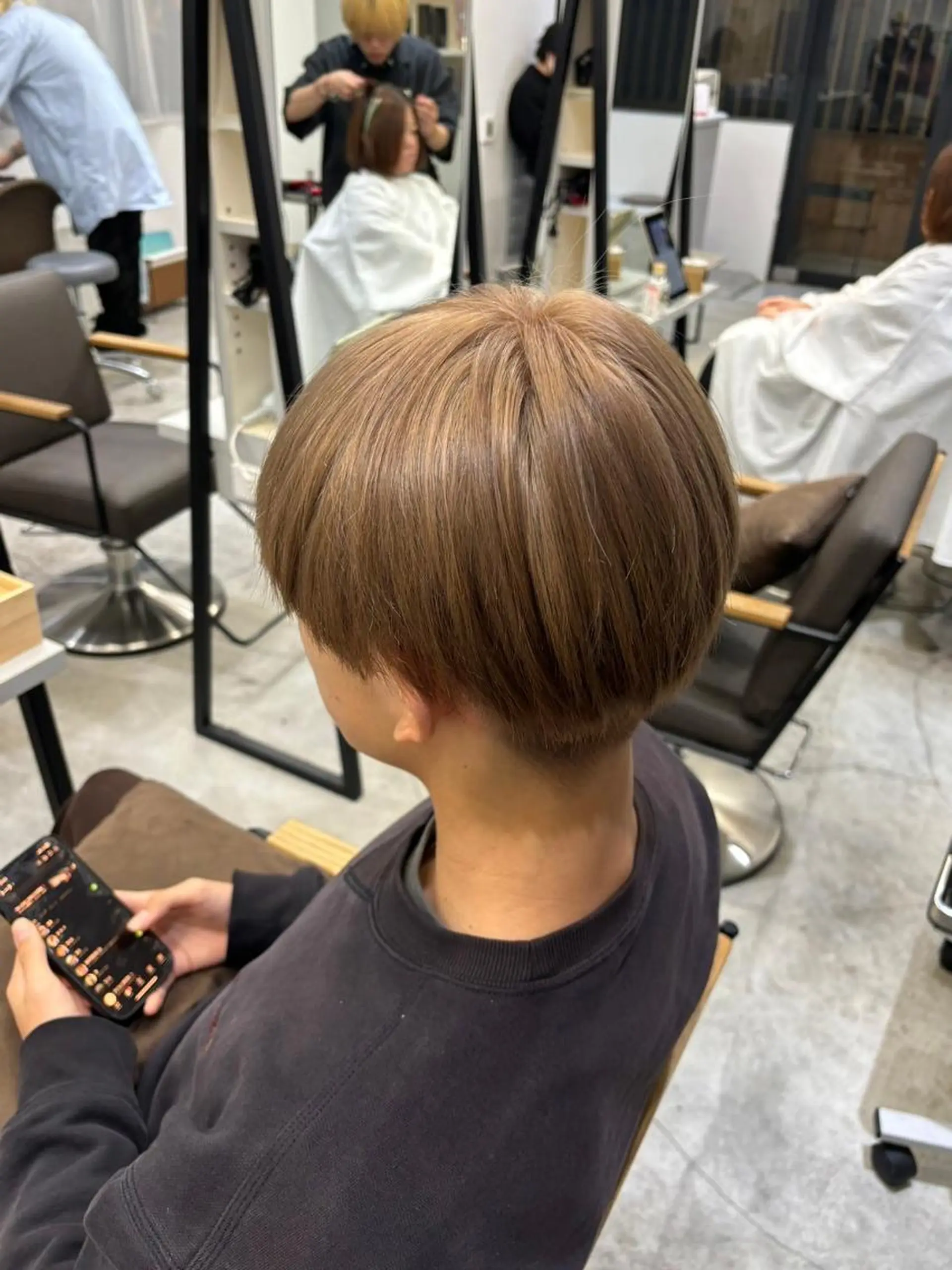 ショート 絶対可愛い暖色カラー 🌷うる艶✨山下七海のヘアスタイル