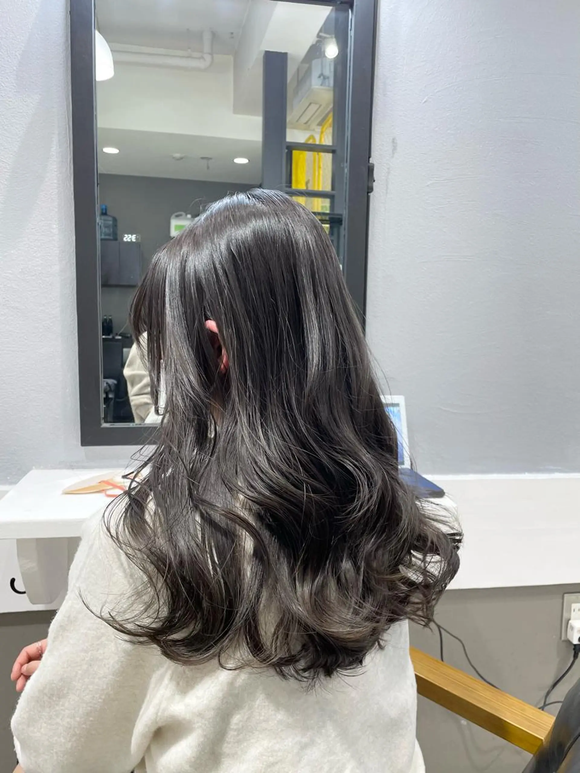 セミロング カラー グレージュ ヘアカラー GISEL TAKUYAのヘアスタイル