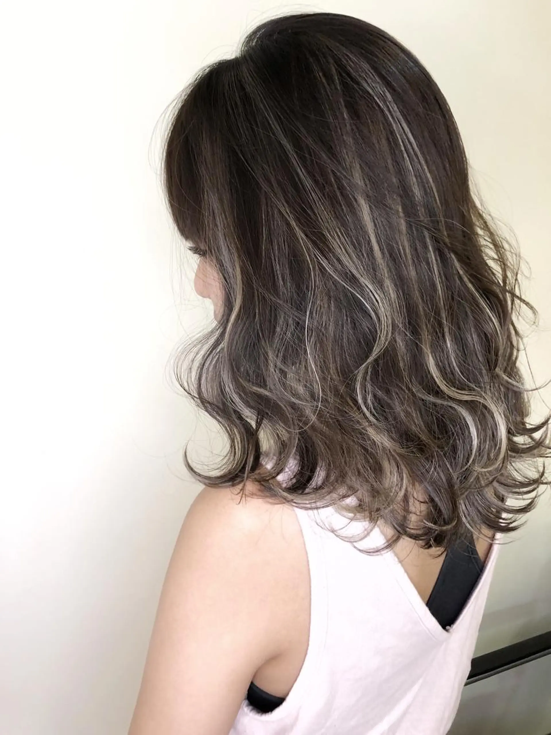 ミディアム 可児 令路のヘアスタイル