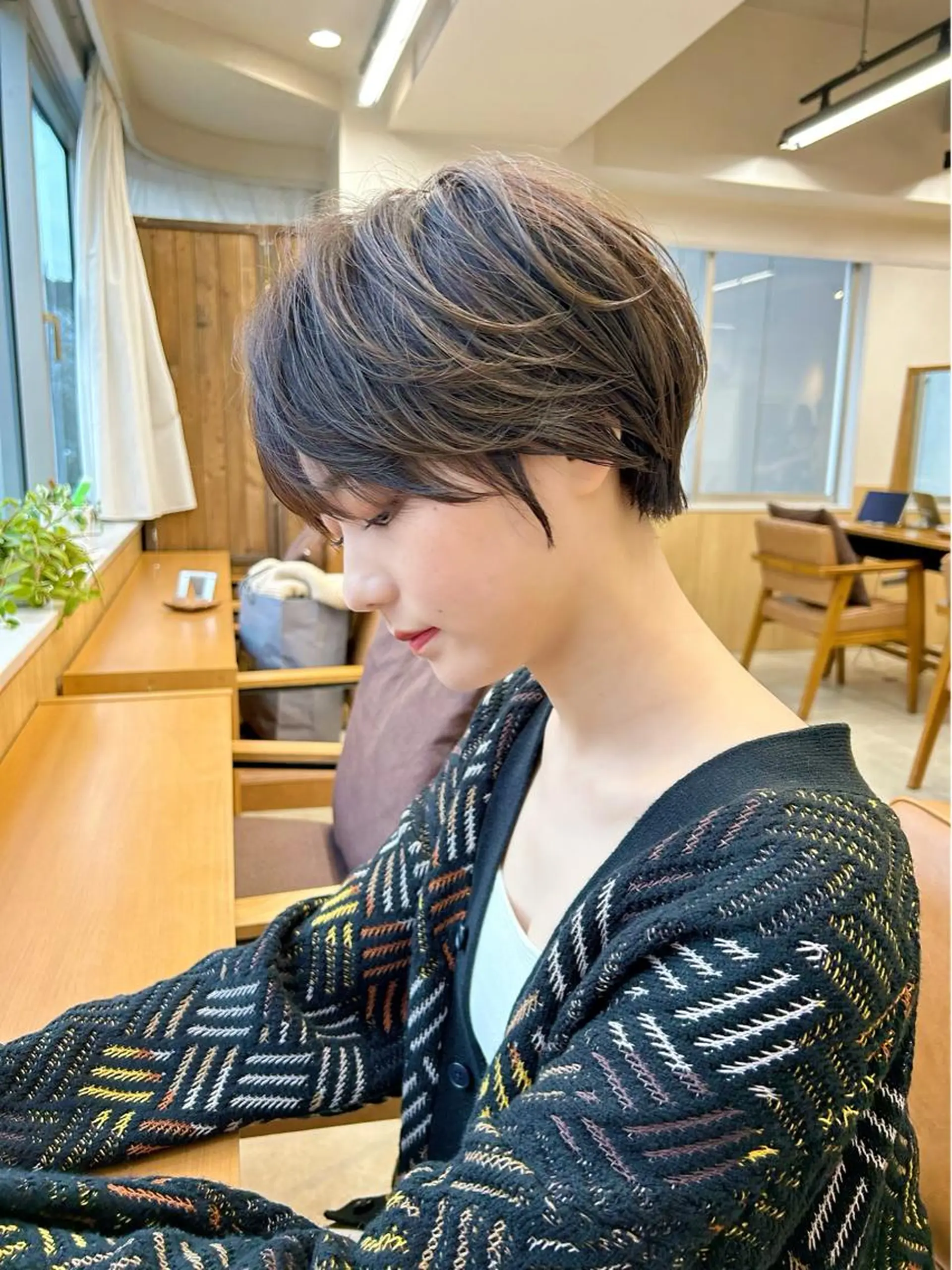 ショート ナリタ ミユウのヘアスタイル