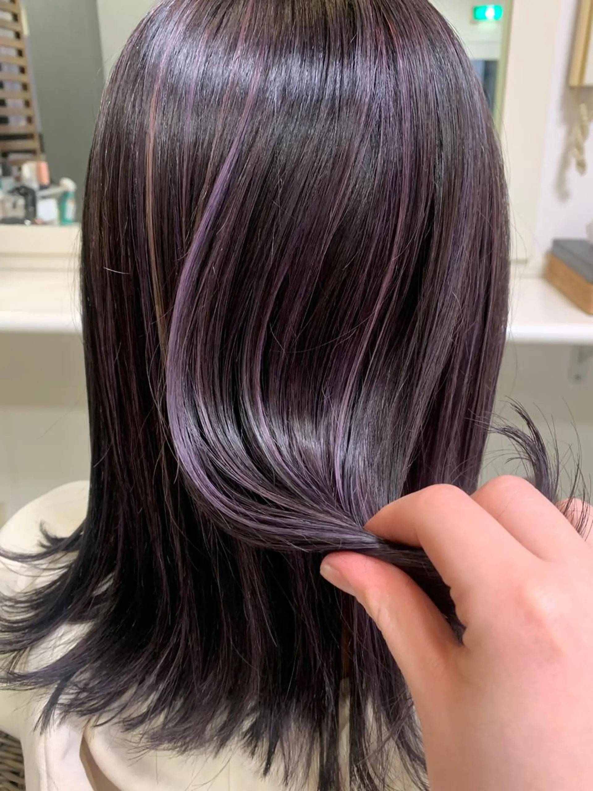 ミディアム カラー 切りっぱなしボブ デザインカラー ハイライトカラー パープルカラー ボブ カット ヘアカラー マルナ本店 ペコのヘアスタイル