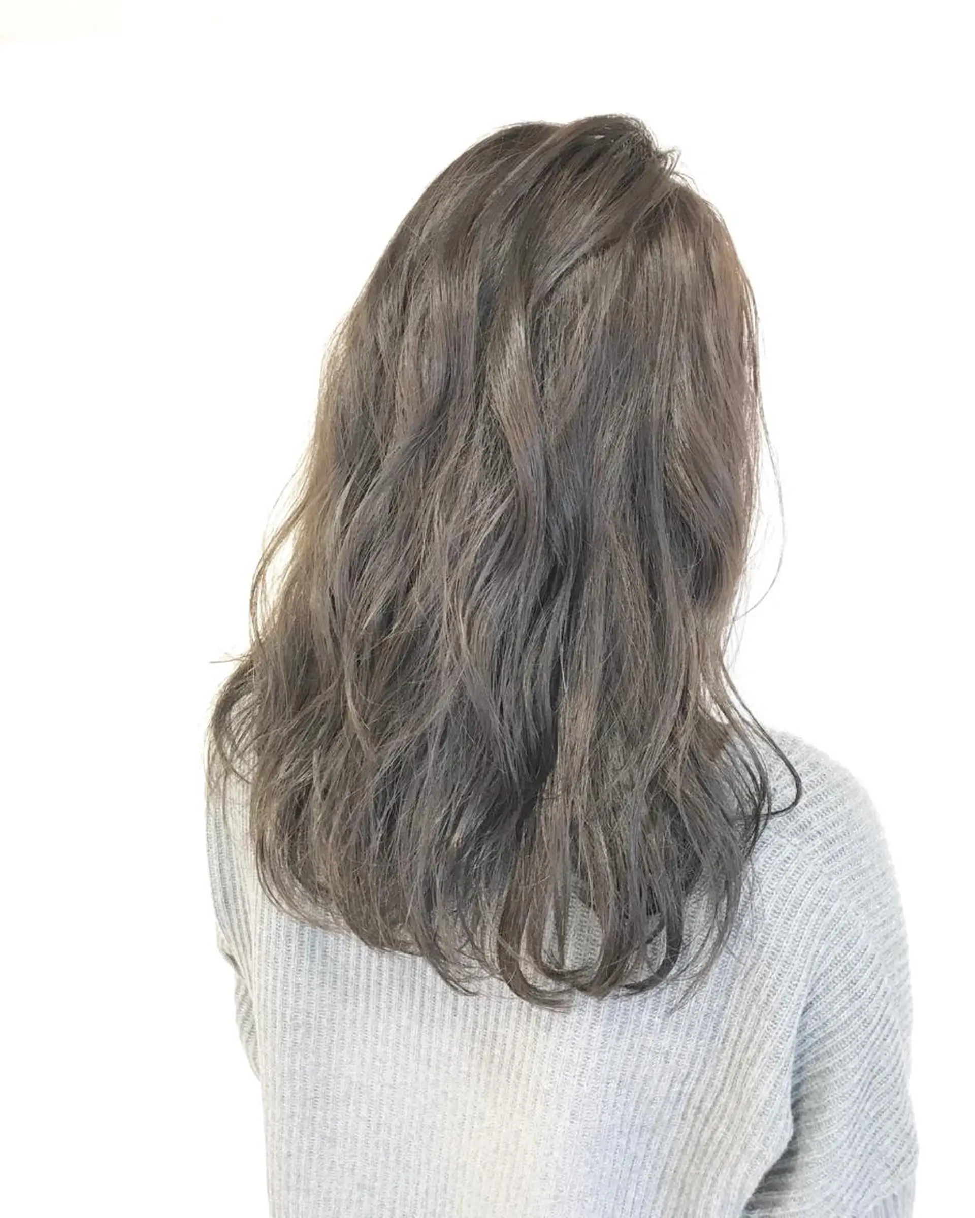 セミロング カラー アッシュ ベージュカラー 透明感カラー グレージュ イルミナカラー chiyo yasuのヘアスタイル