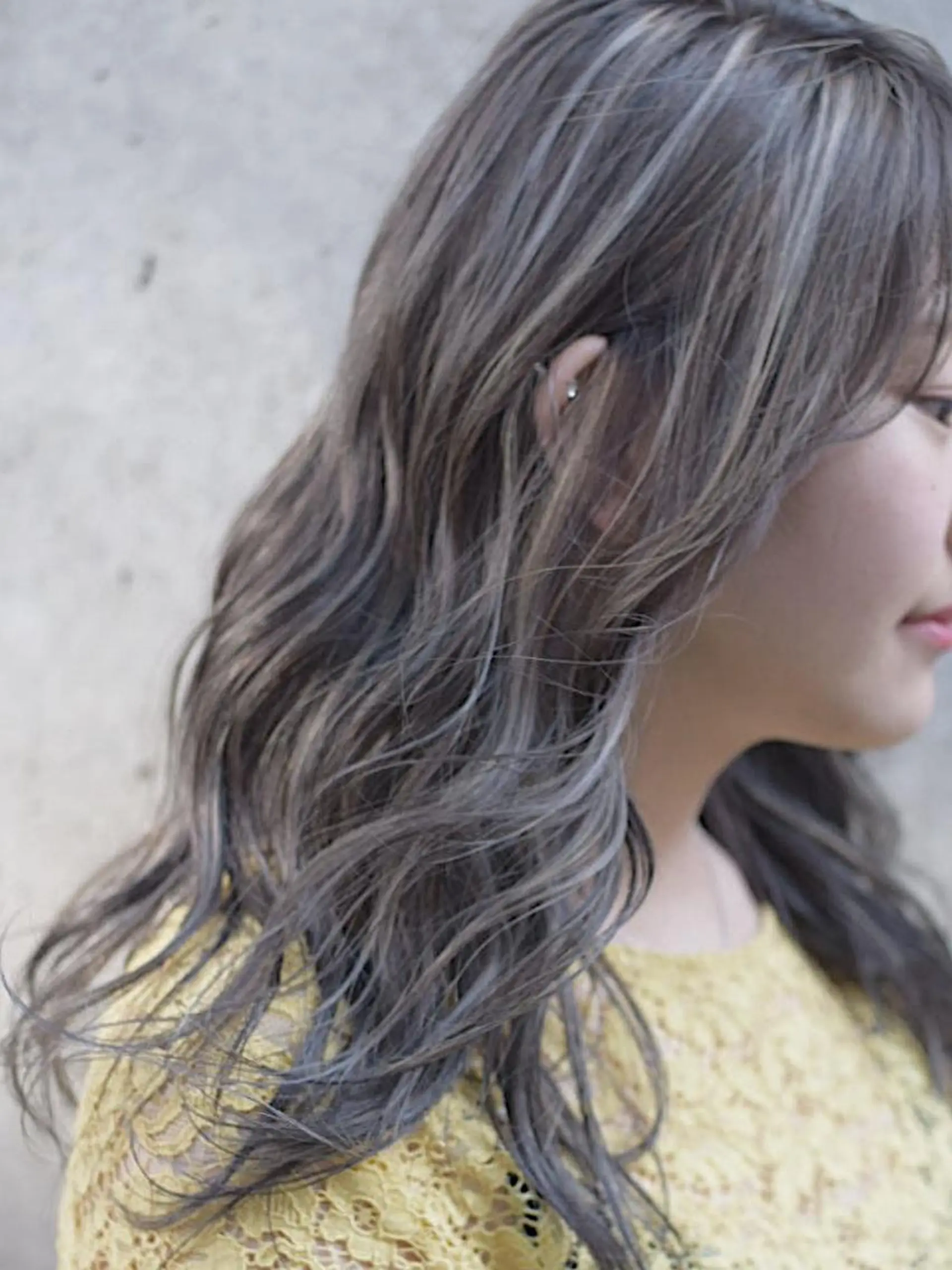 カラー グレージュ ハイライトカラー ヘアカラー ハイトーンカラー RYUのヘアスタイル