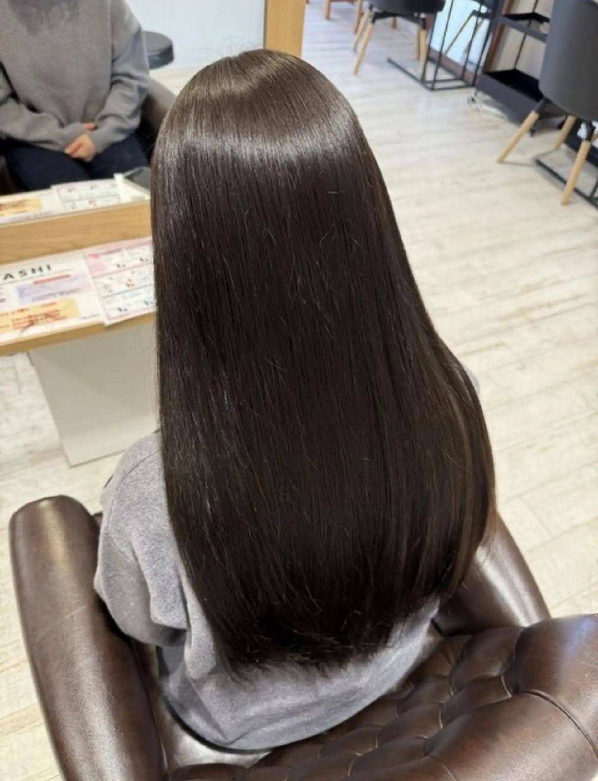 セミロング カラー アッシュ アッシュブラウン ブラウンカラー 森浦 莉乃のヘアスタイル