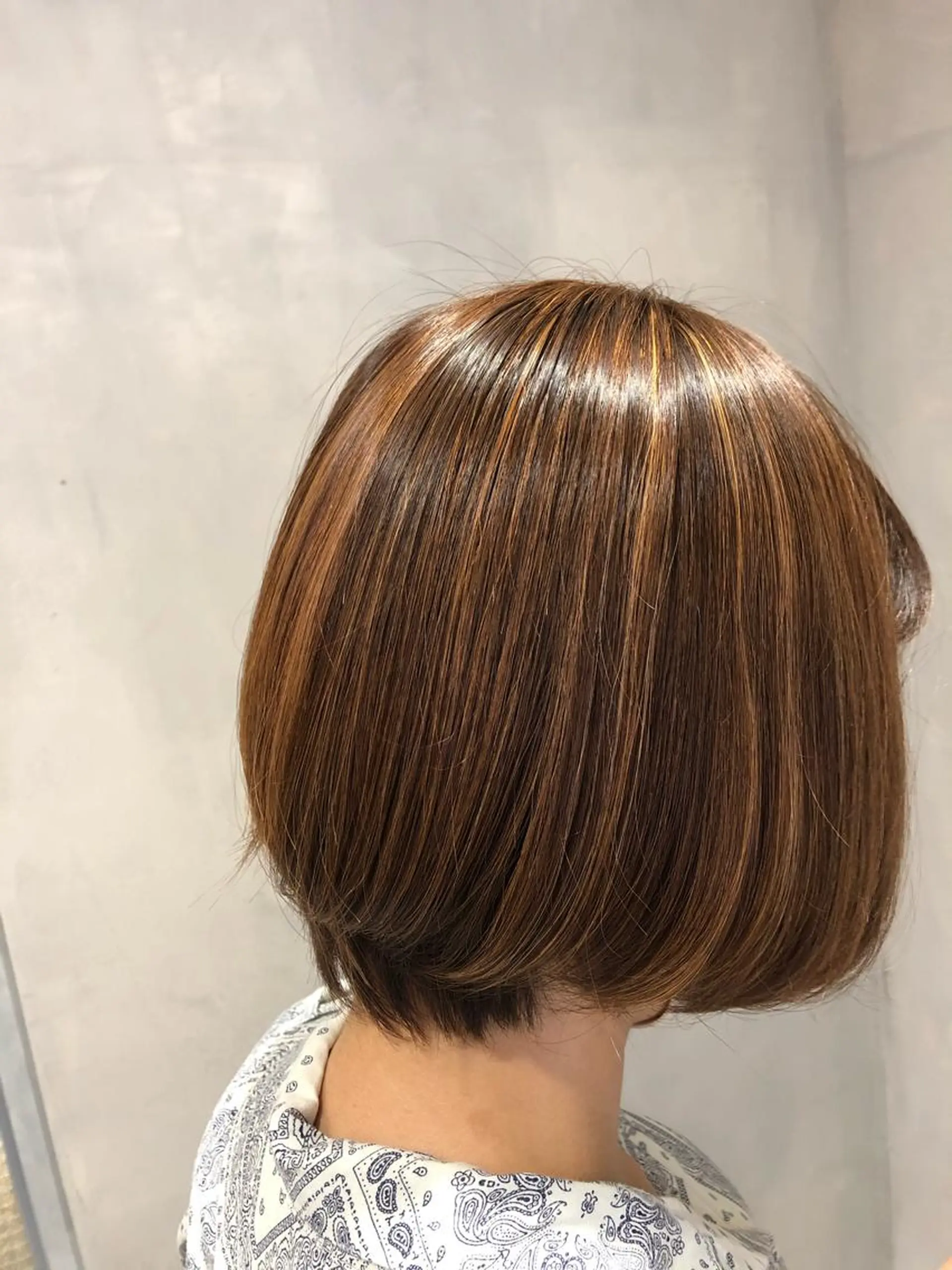 ショート カラー ハイダメージ毛 縮毛矯正のヘアスタイル