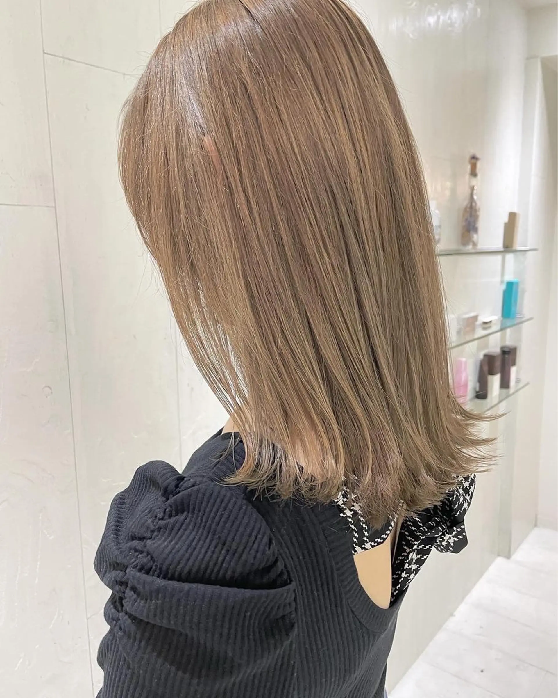 セミロング カラー アッシュ 外国人風カラー レイヤーカット トリートメント ヘアカラー トリートメント 河合秀明/ハイライト /インナーカラーのヘアスタイル