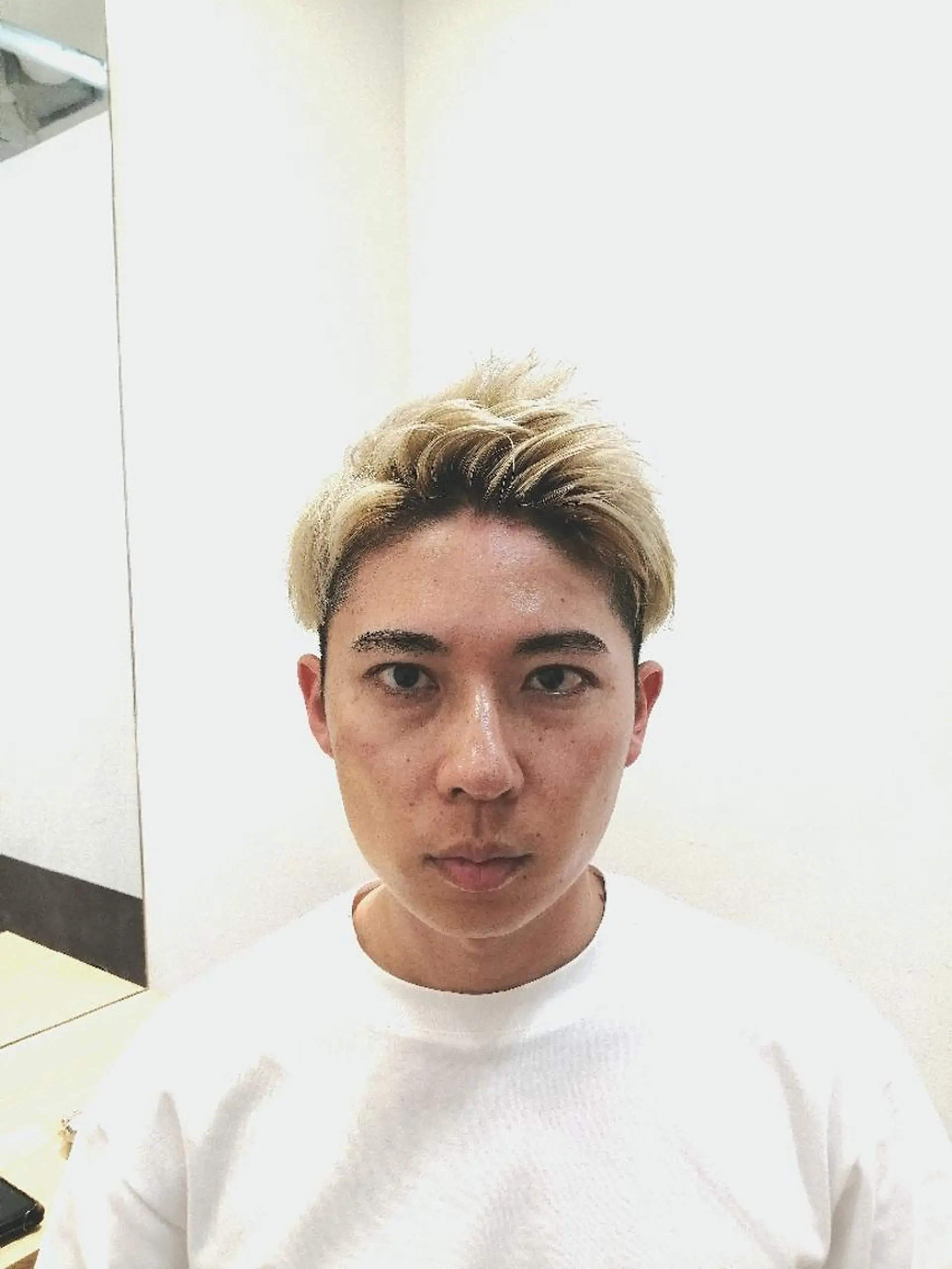 メンズ カラー メンズブリーチ メンズハイトーン ブリーチ ハイトーンカラー シルバー カット ヘアカラー 【23時まで営業】 酒井啓佑のヘアスタイル