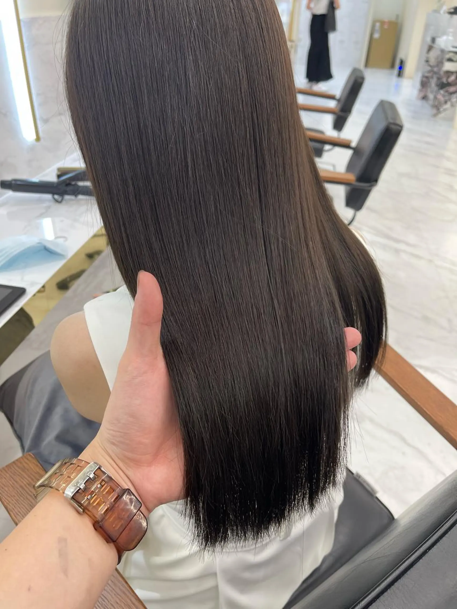 ロング カット ヘアカラー トリートメント シンタニ ナオトのヘアスタイル