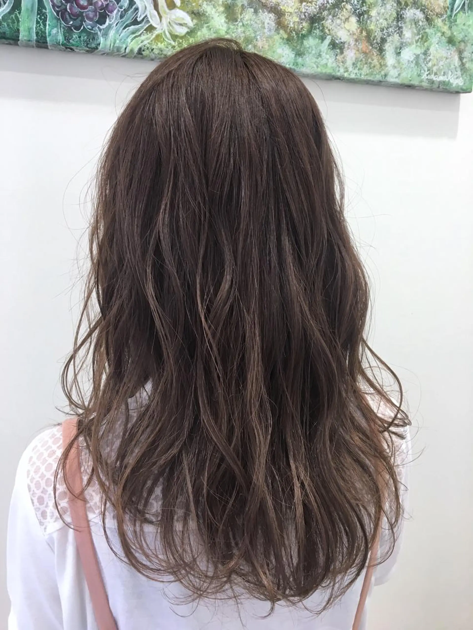 セミロング カラー グレージュ ラベンダーカラー ラベンダーグレージュ ラベンダーグレー ケアブリーチ 坪井佑樹のヘアスタイル