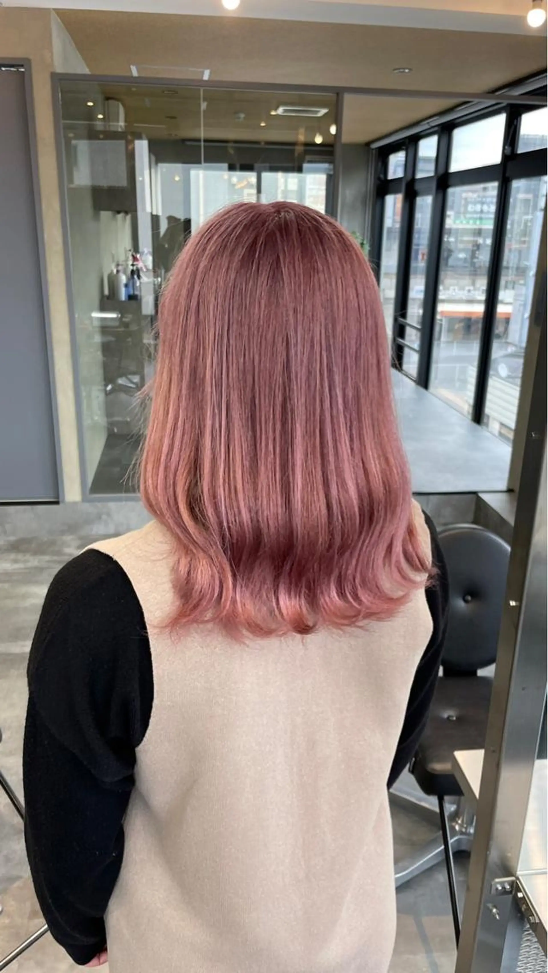カラー ヘアカラー 児嶋 結衣のヘアスタイル