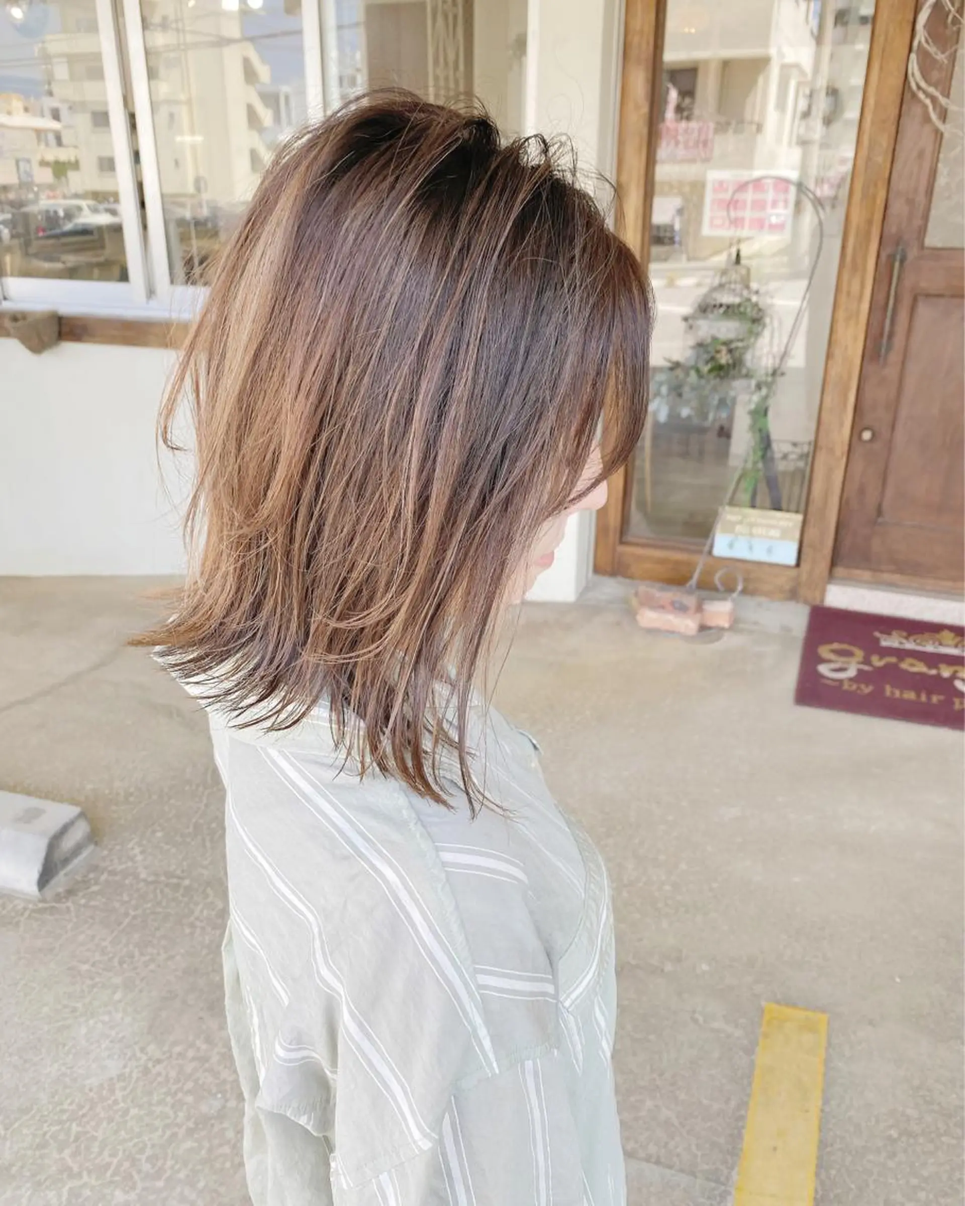 ミディアム カラー バレイヤージュ レイヤーカット カット ヘアカラー grand juteのヘアスタイル