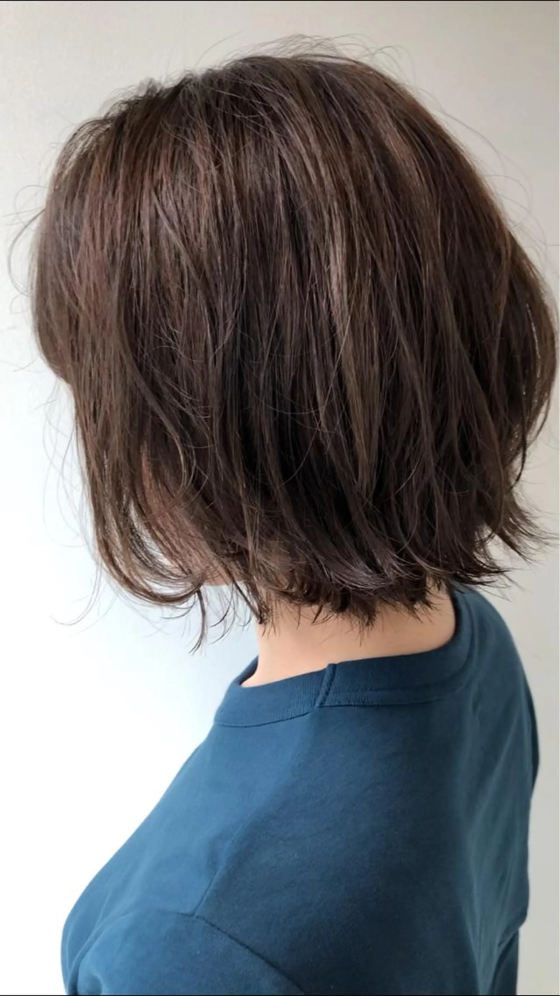 ショート カラー パーマ ヘアアレンジ グレージュ ラベンダーカラー ラベンダーグレージュ ラベンダーグレー 外ハネヘア Mira by greenのヘアスタイル