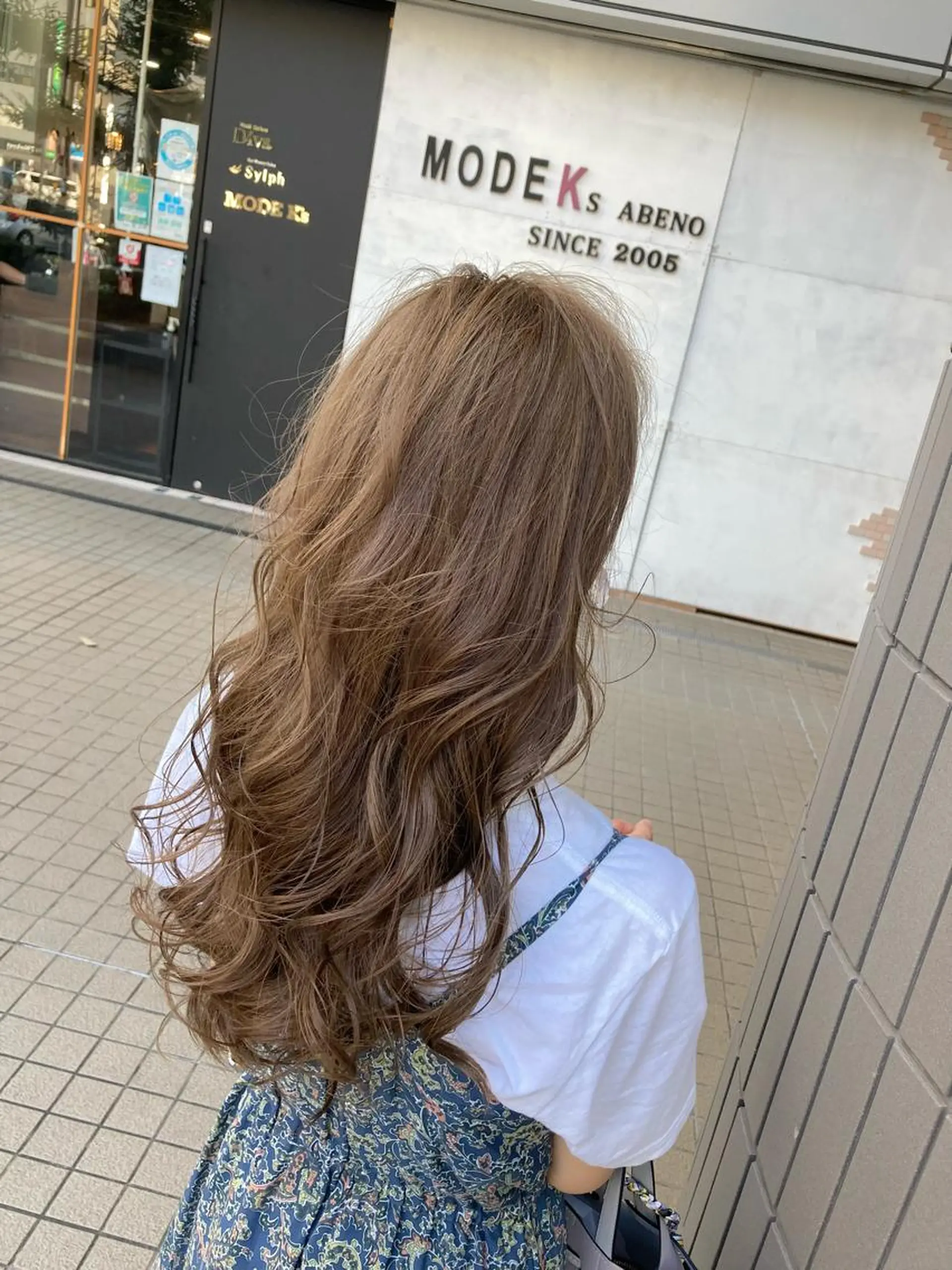 ミディアム カラー ベージュカラー ブラウンカラー カット ヘアカラー SHAFT Ieiriのヘアスタイル