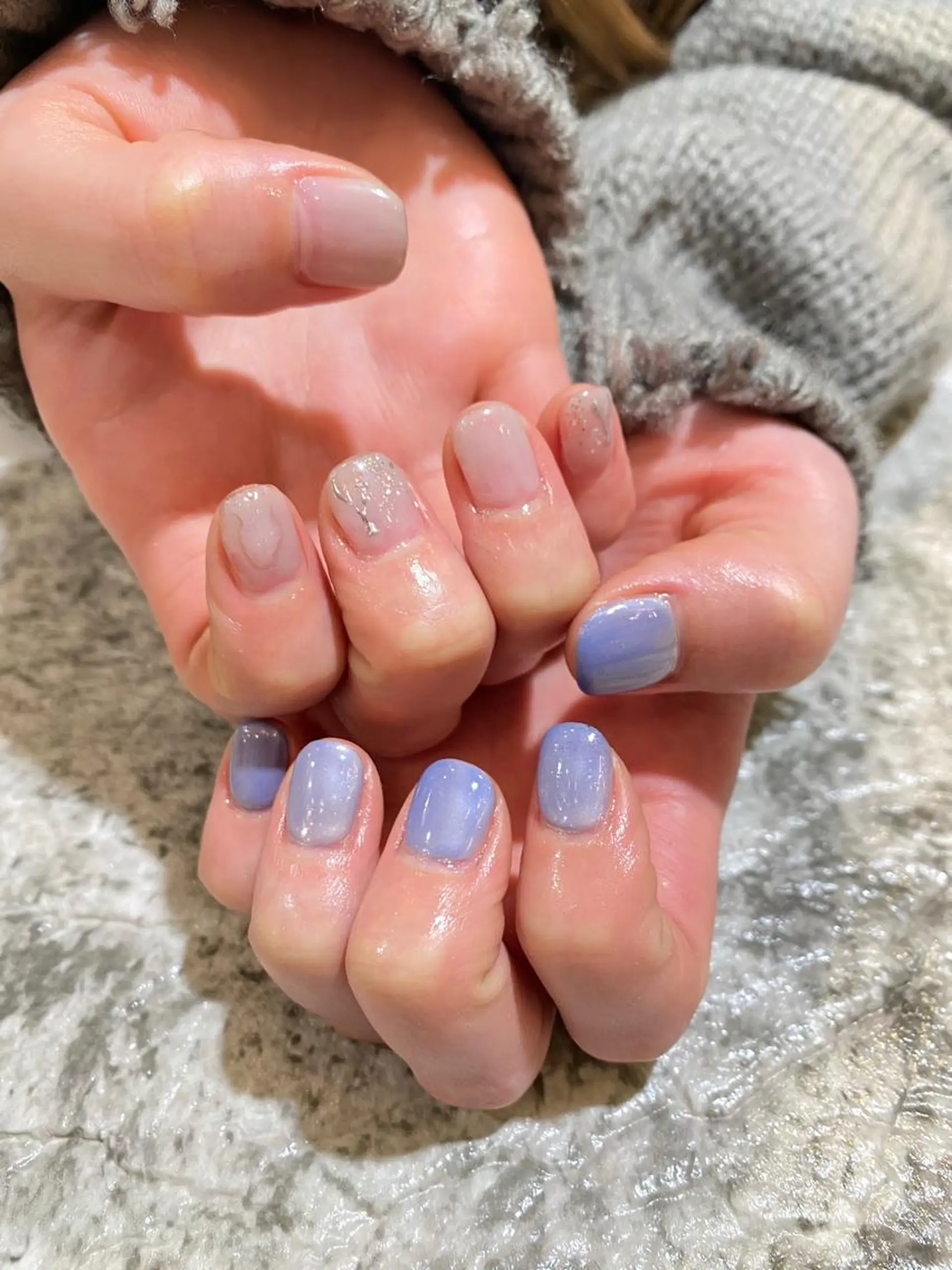 ネイル ブルー クリアネイル ミラーネイル ニュアンスネイル シンプルネイル ハンドネイル 鈴木 優菜のネイルデザイン