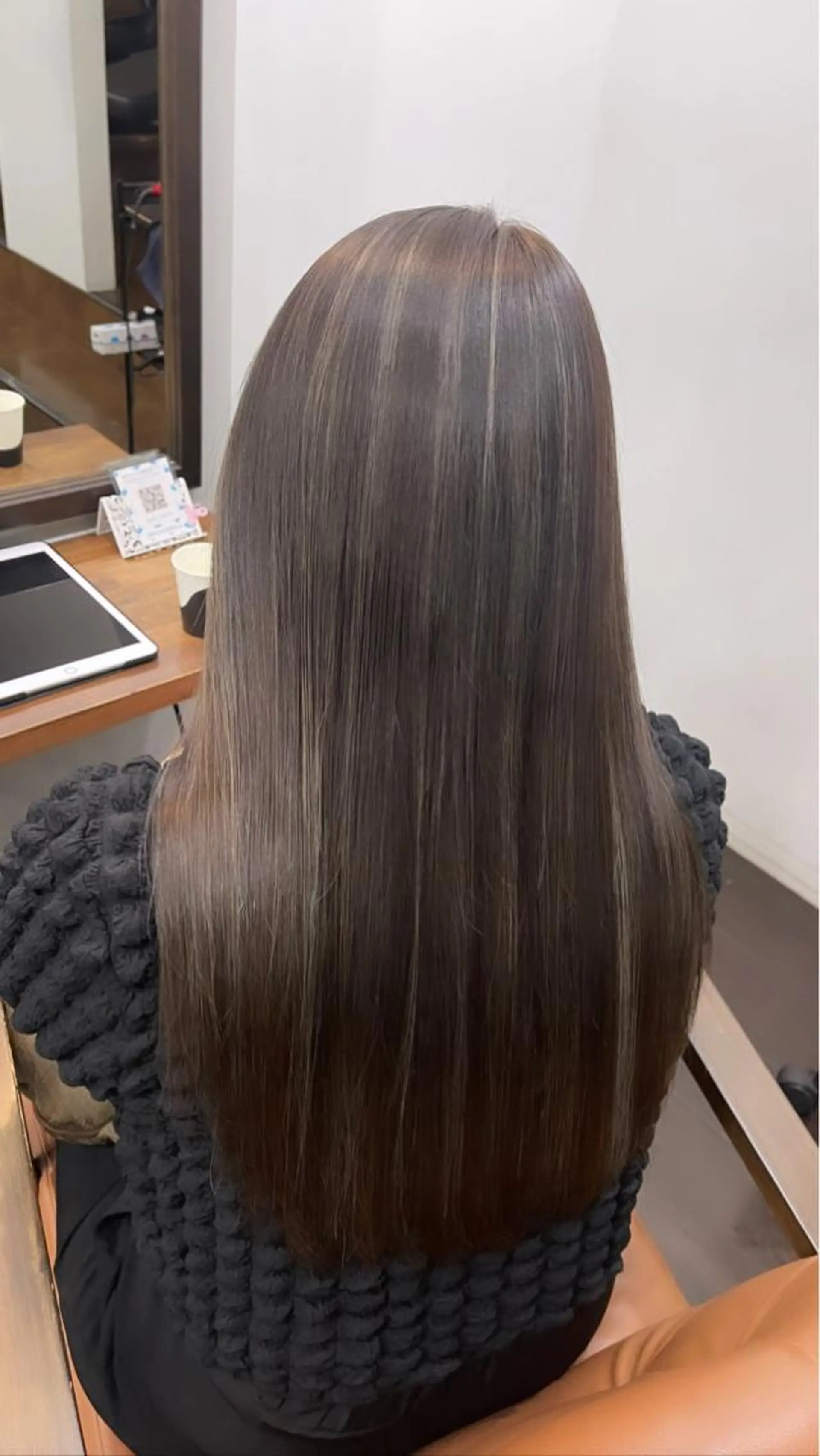 ロング ハイライト ヘアカラー トリートメント 難波 茜のヘアスタイル