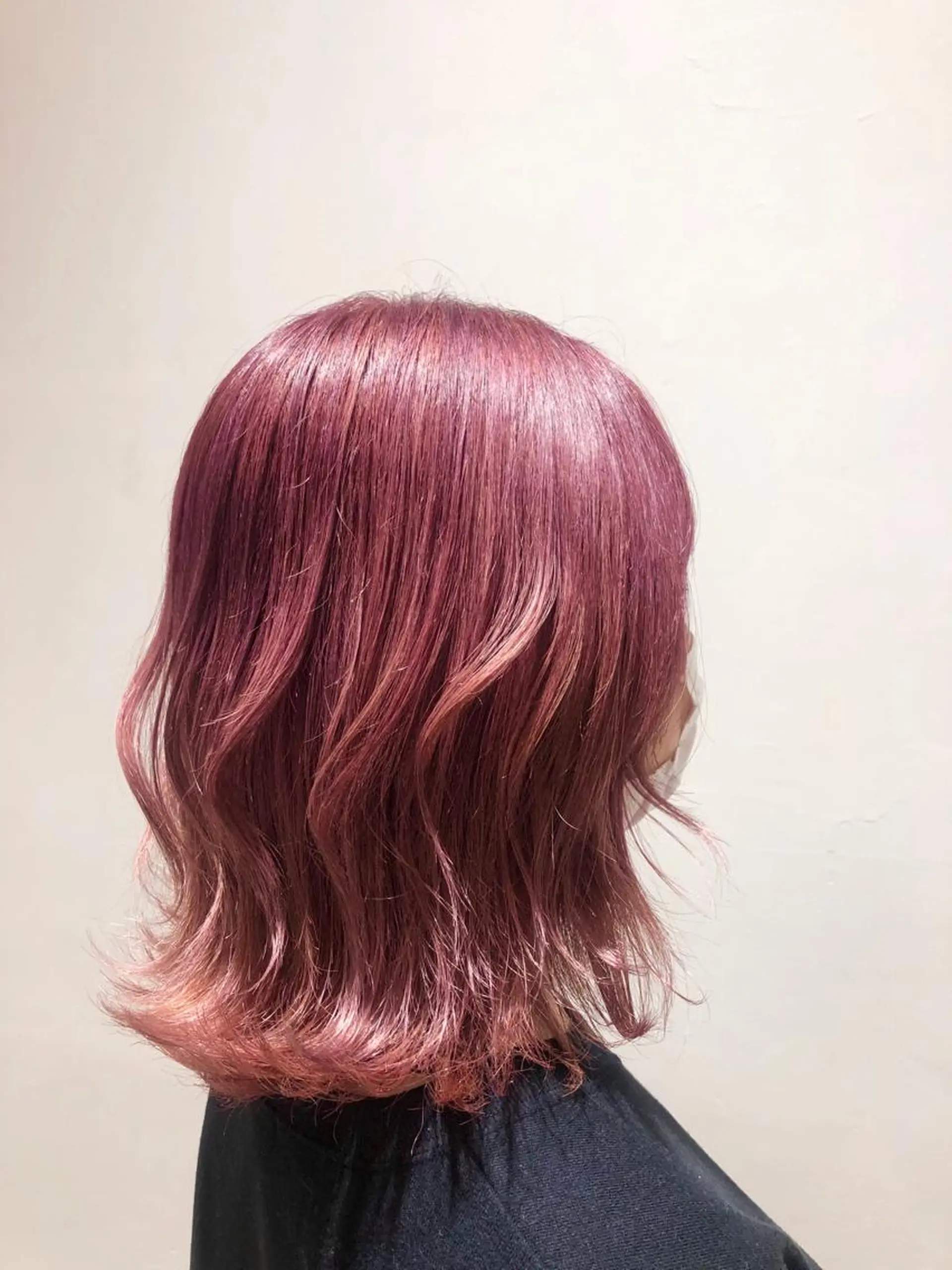 ミディアム カラー カシス ダブルカラー ピンクカラー tomoka 推しカラーのヘアスタイル