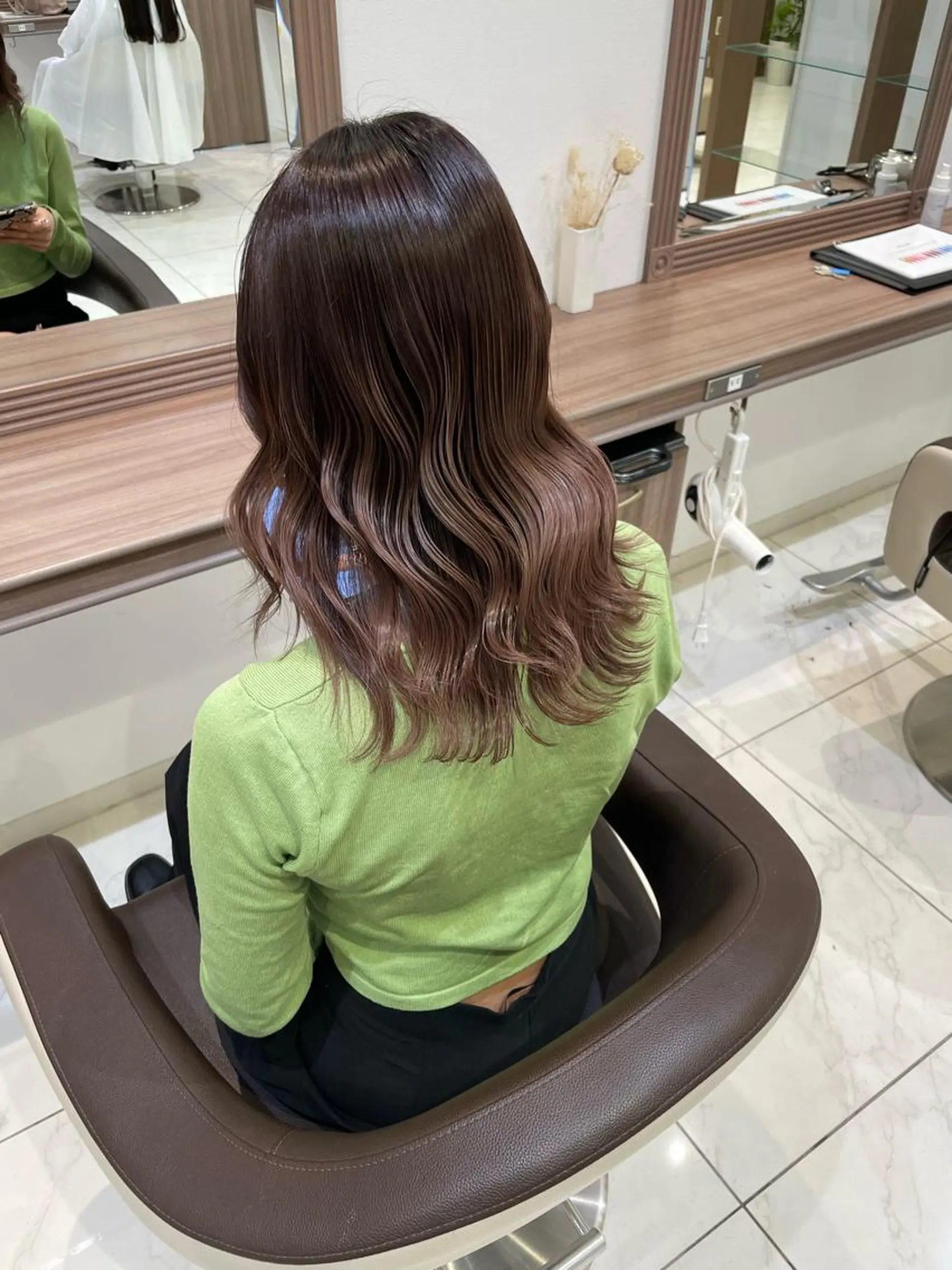 ミディアム カット ヘアカラー トリートメント 菊池 遼/透明感 /ハイライト/艶感のヘアスタイル