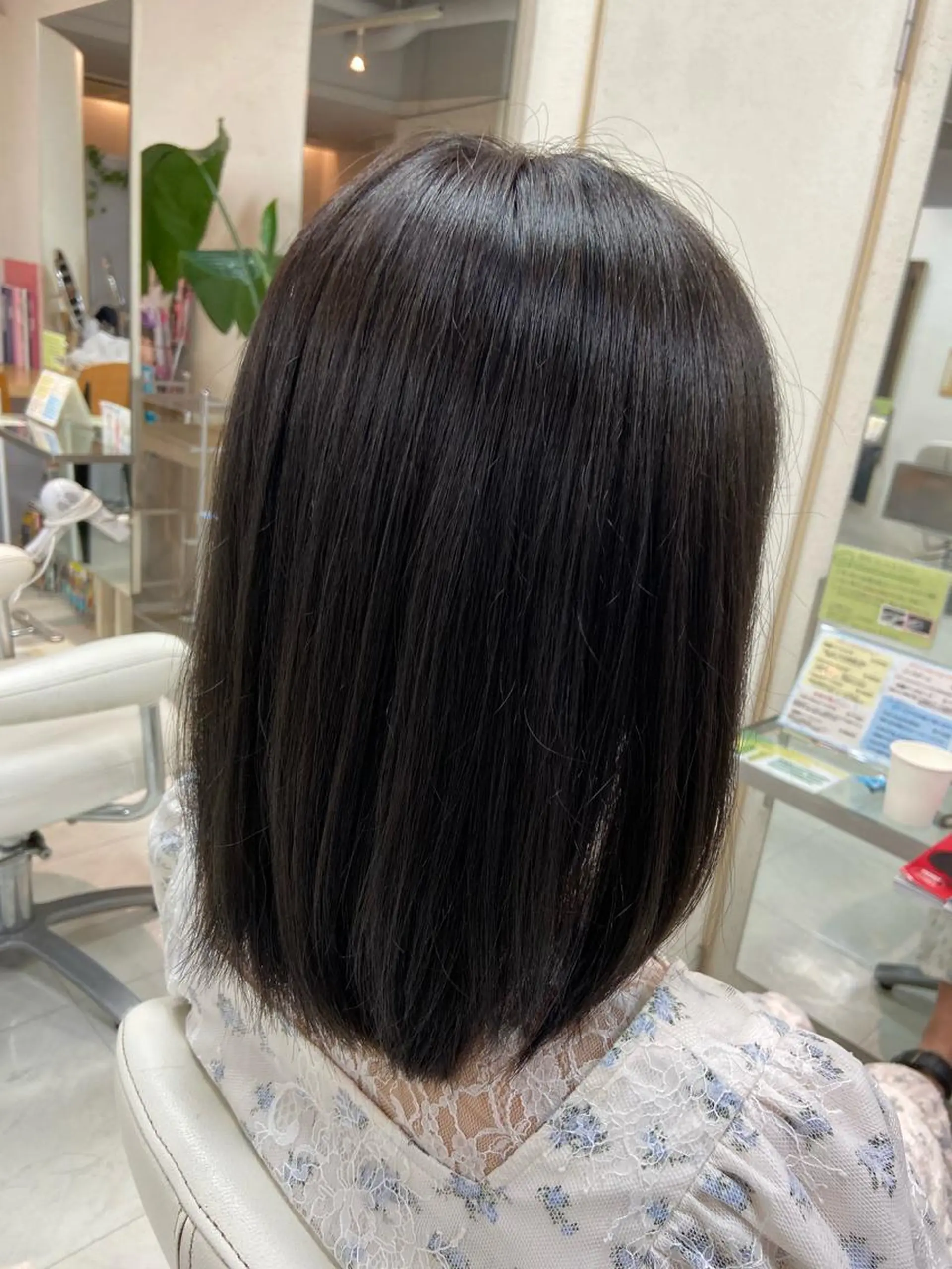 ミディアム カラー 黒髪 ブルーカラー ブルーブラック 菊地 美憂のヘアスタイル