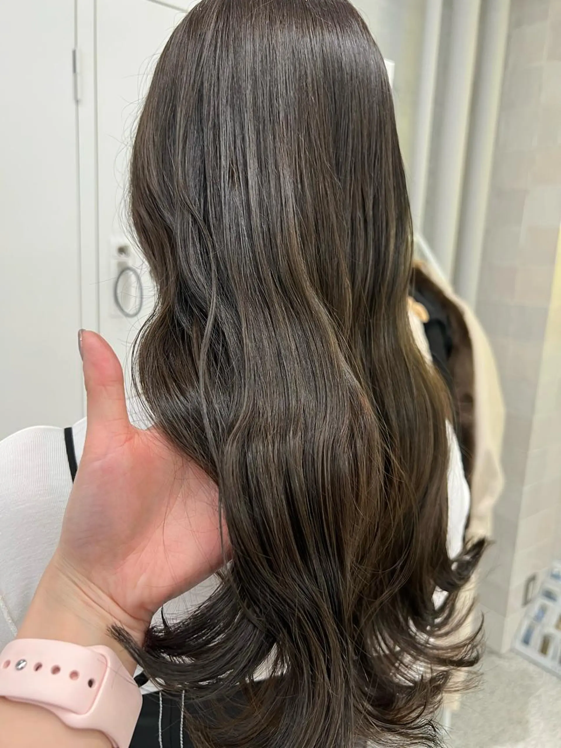 ロング カラー ブリーチ 透明感カラー グレージュ ブリーチなしカラー 韓国風ヘア カット ヘアカラー トリートメント 韓国ヘア☁️ mitsukiのヘアスタイル