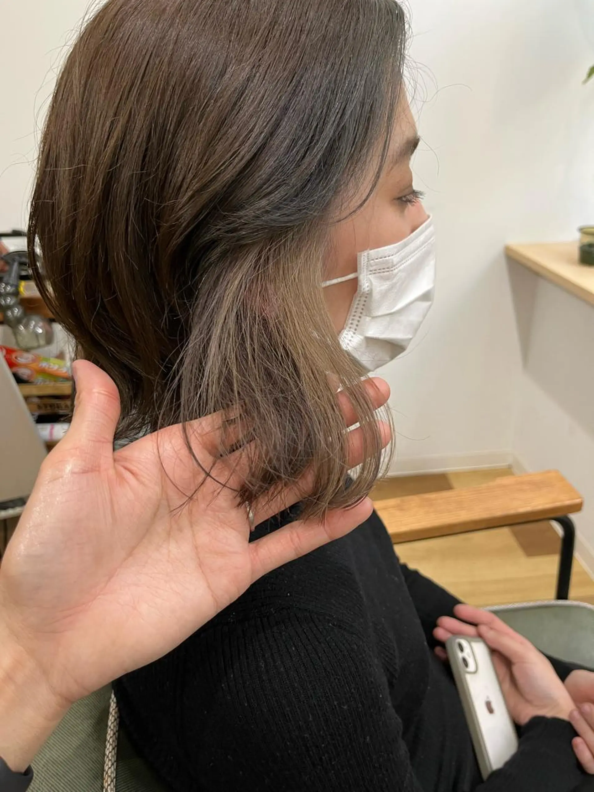ショート カラー ヘアアレンジ ベージュカラー イヤリングカラー Lupinus所属・【艶カラー】石山拓人 /ブリーチのヘアスタイル