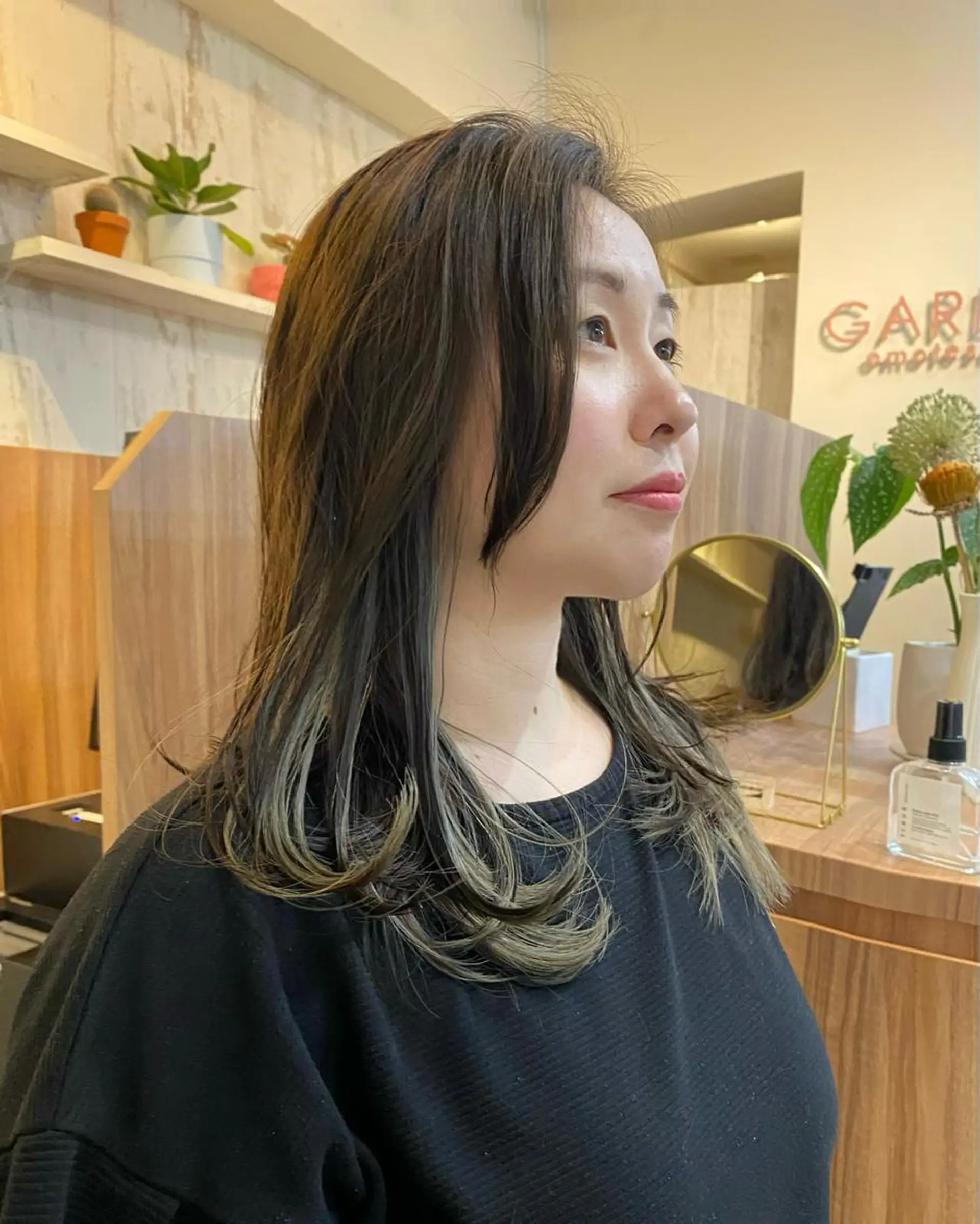 セミロング カラー グレージュ レイヤーカット 🫶🏻桃果🫶🏿 只今休職中のヘアスタイル