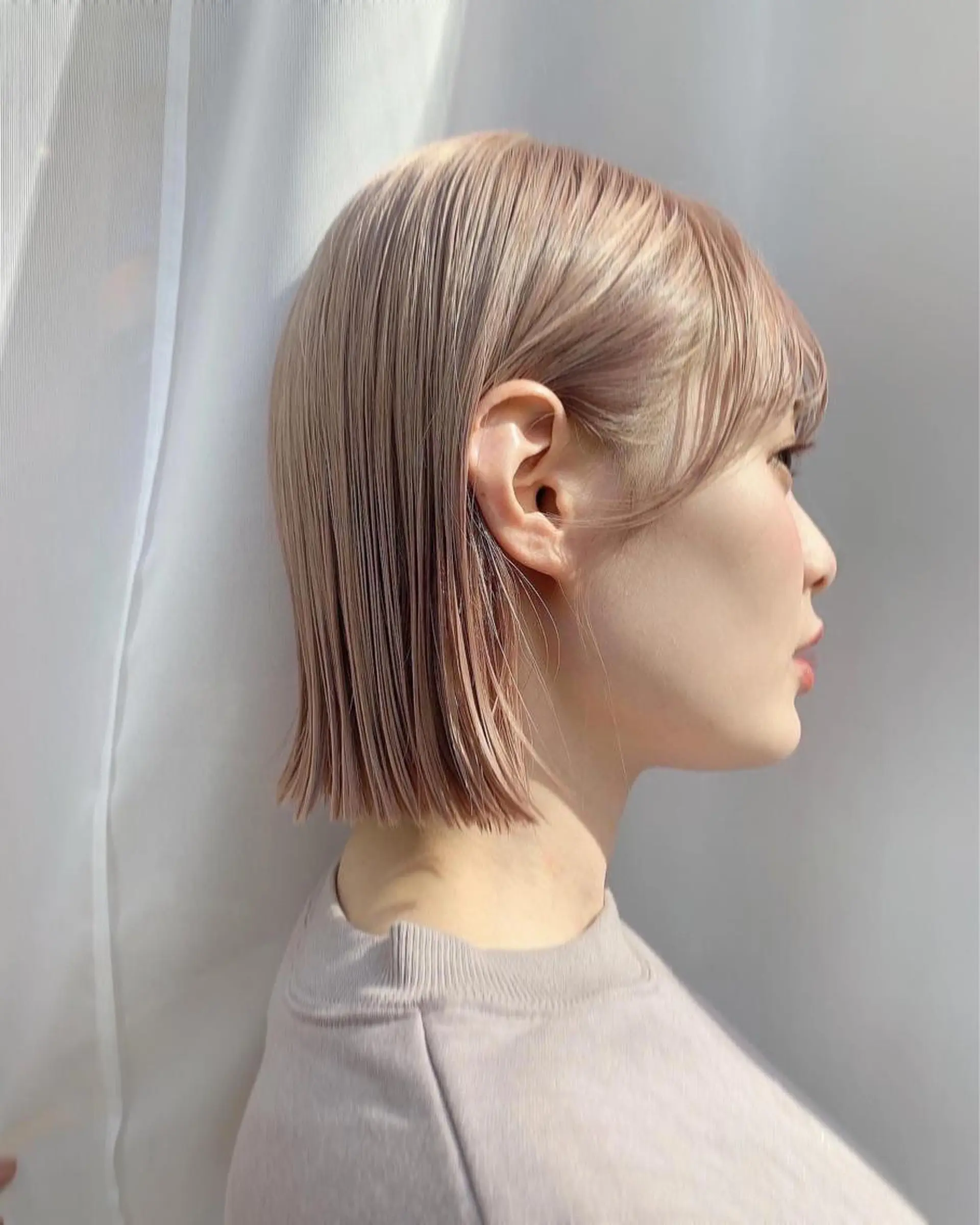 ショート カラー ベージュカラー ブリーチ グレージュ ミルクティーグレージュ 韓国風ヘア カット ヘアカラー トリートメント レイヤー専門家 ダブルカラー修のヘアスタイル