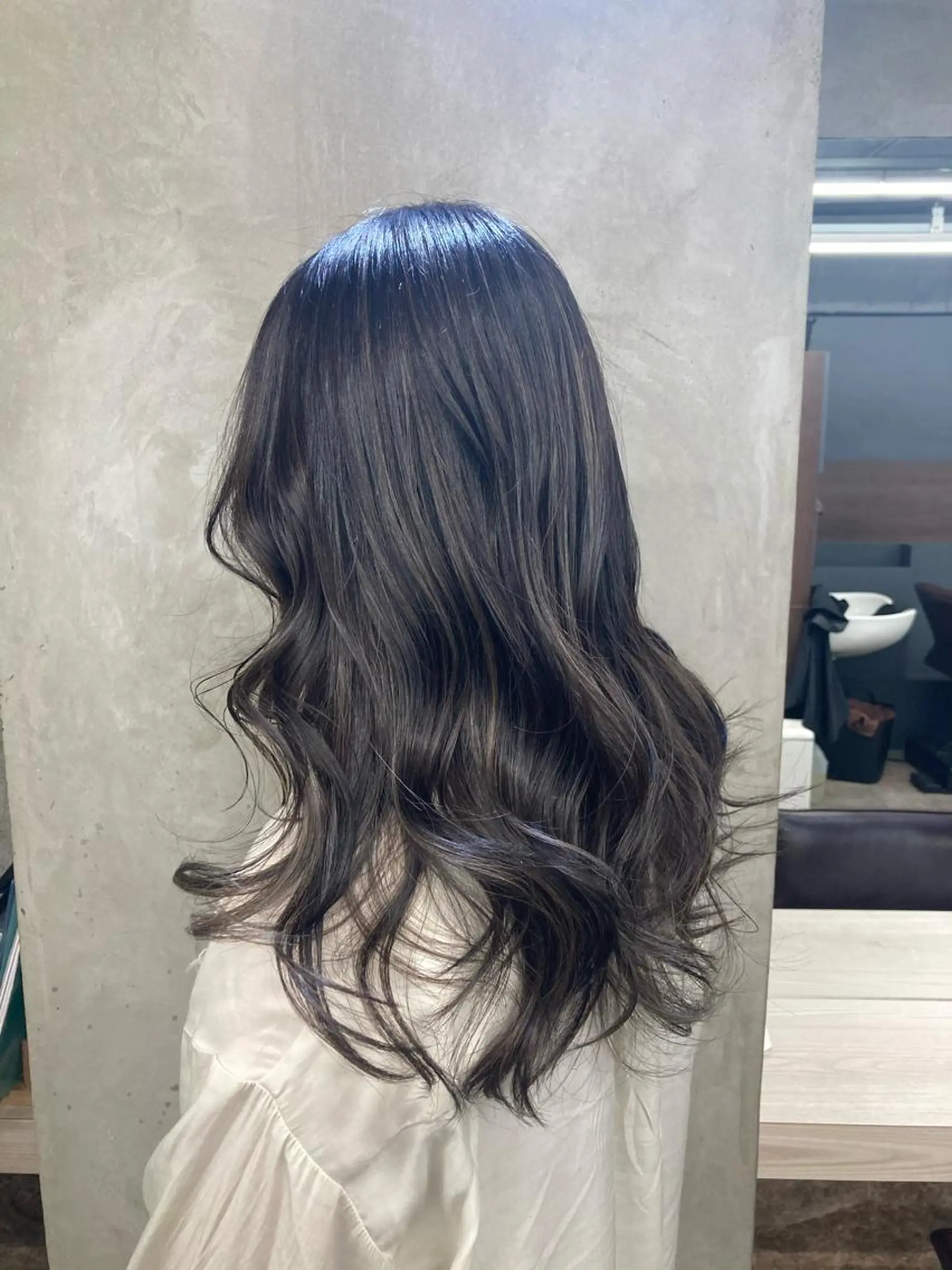 セミロング カラー シルバー ヘアカラー ブリーチ&似合せボブ 田中寛十のヘアスタイル