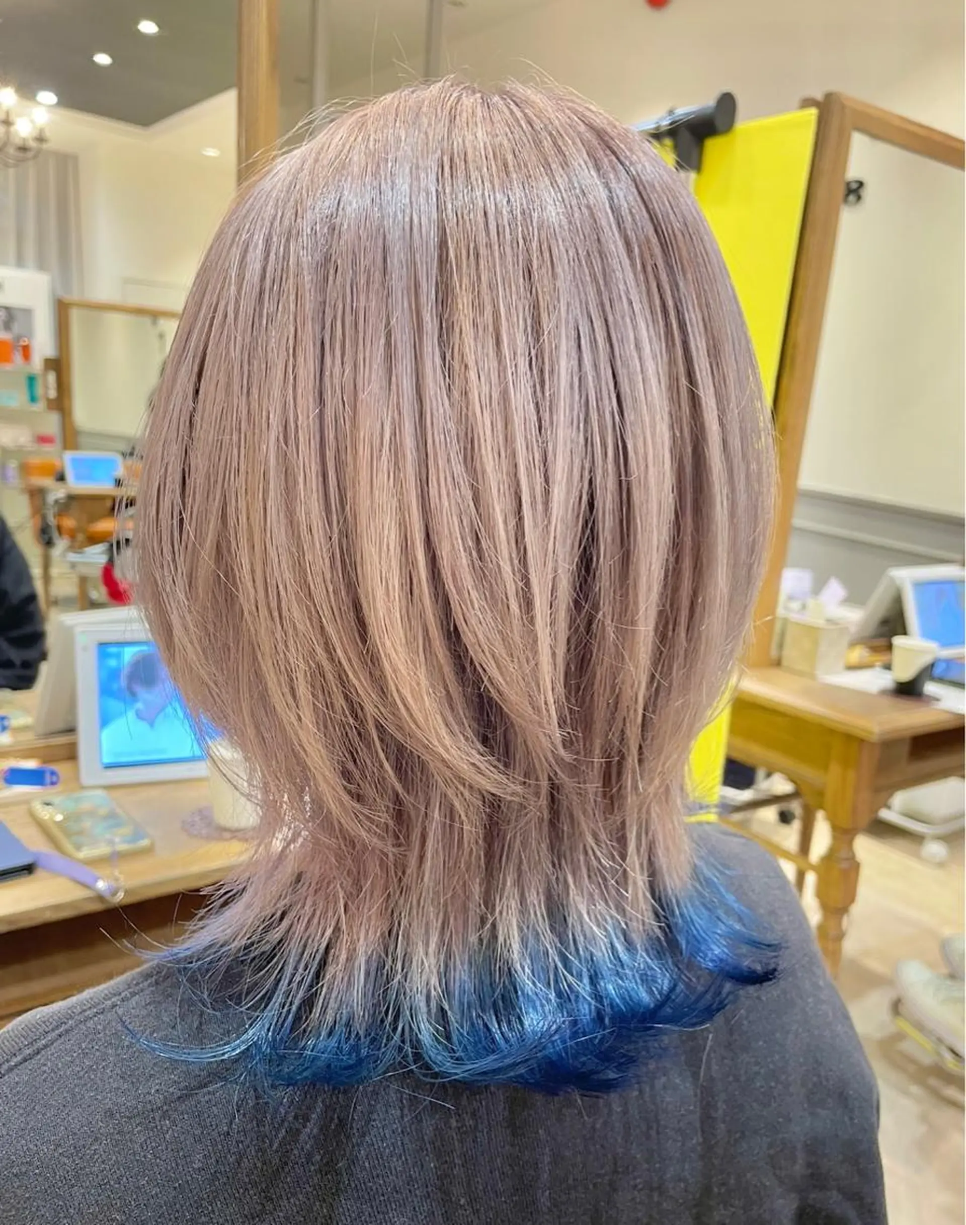 ショート カラー ブリーチ ウルフカット ⭐️小顔ショート⭐️ 大鷲拓海のヘアスタイル